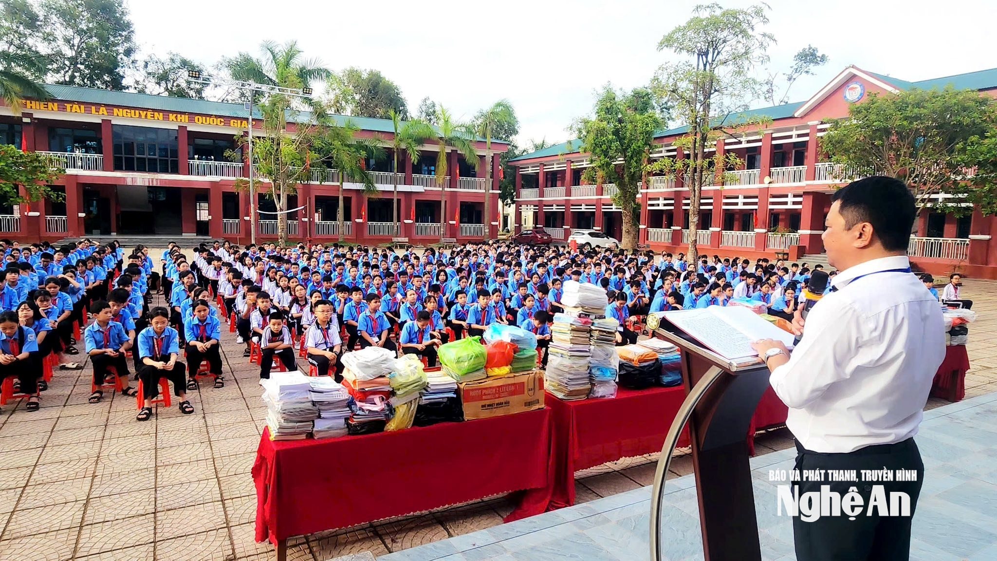 Trường THCS Anh Sơn