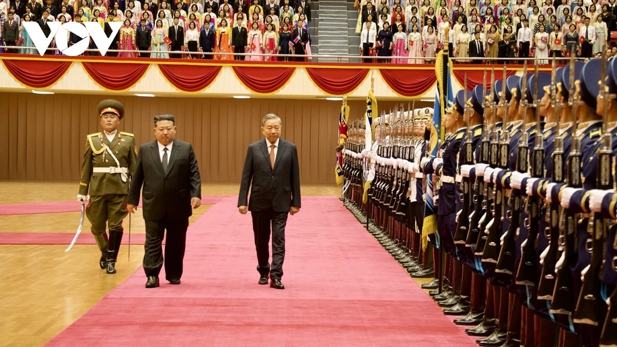 Lễ đón Tổng Bí thư Tô Lâm thăm cấp Nhà nước Cộng hòa Dân chủ Nhân dân Triều Tiên- Ảnh 2. Lễ đón Tổng Bí thư Tô Lâm thăm cấp Nhà nước Cộng hòa Dân chủ Nhân dân Triều Tiên- Ảnh 2.