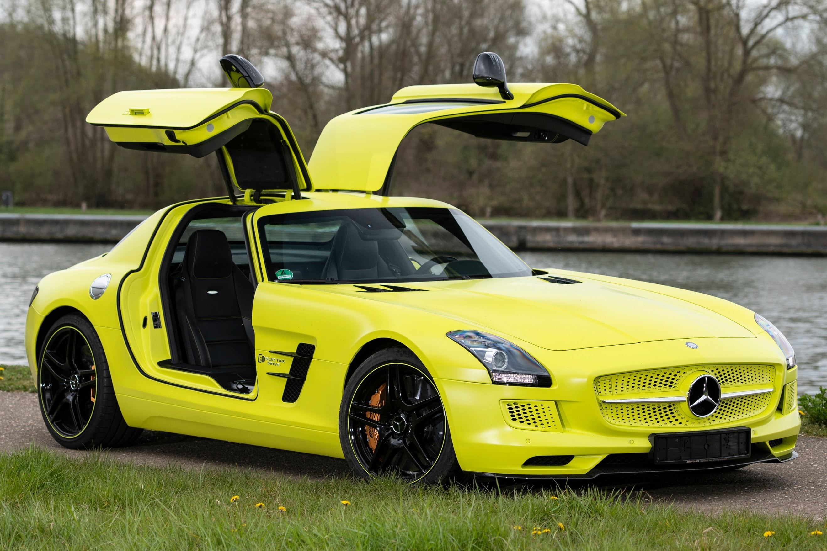 Mẫu siêu xe thuần điện Mercedes-Benz SLS AMG Electric Drive, tiền thân ý tưởng cho mẫu AMG GT điện sắp tới.