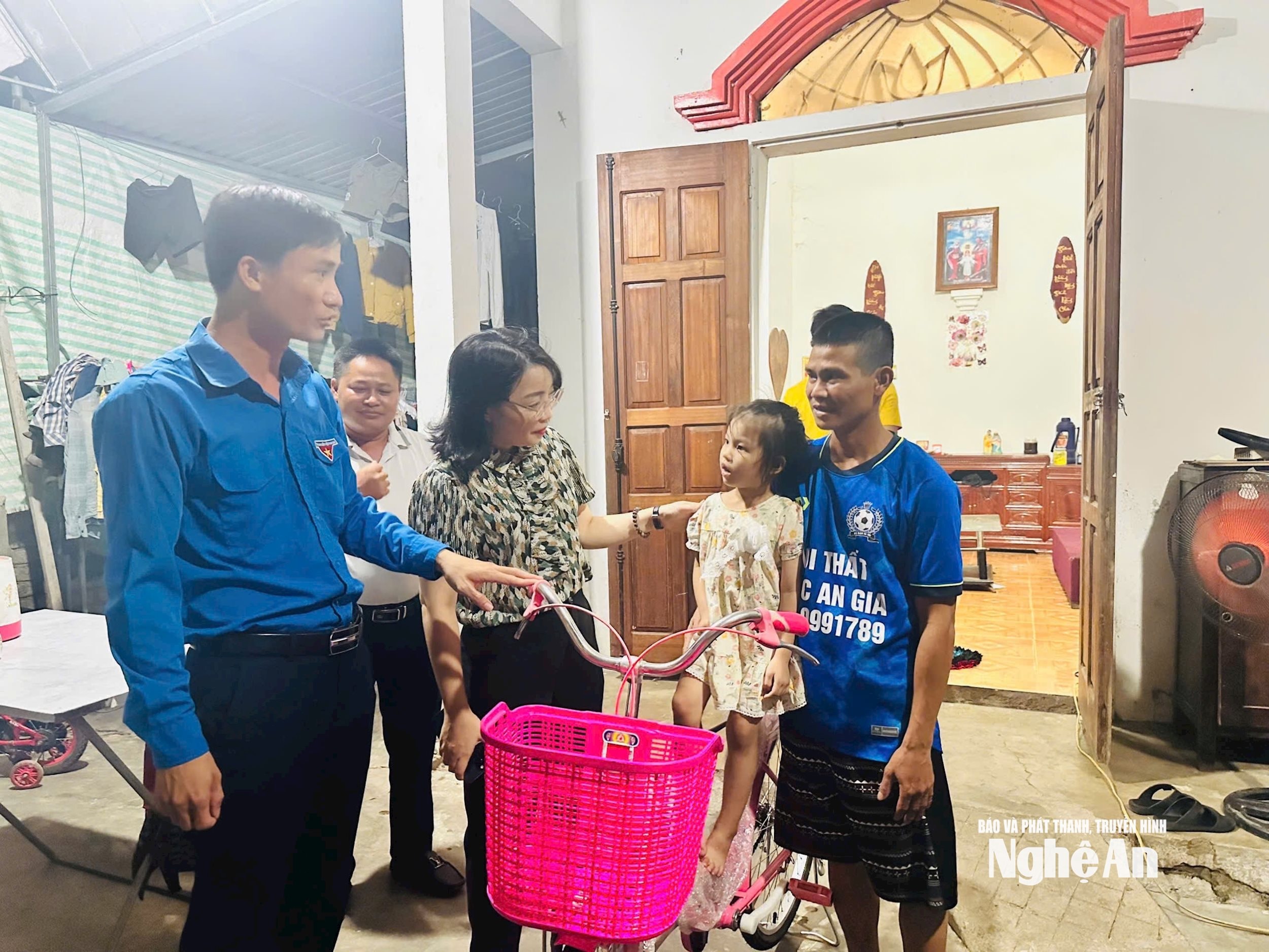 Đồng chí Nguyễn Thị Thơm (3)