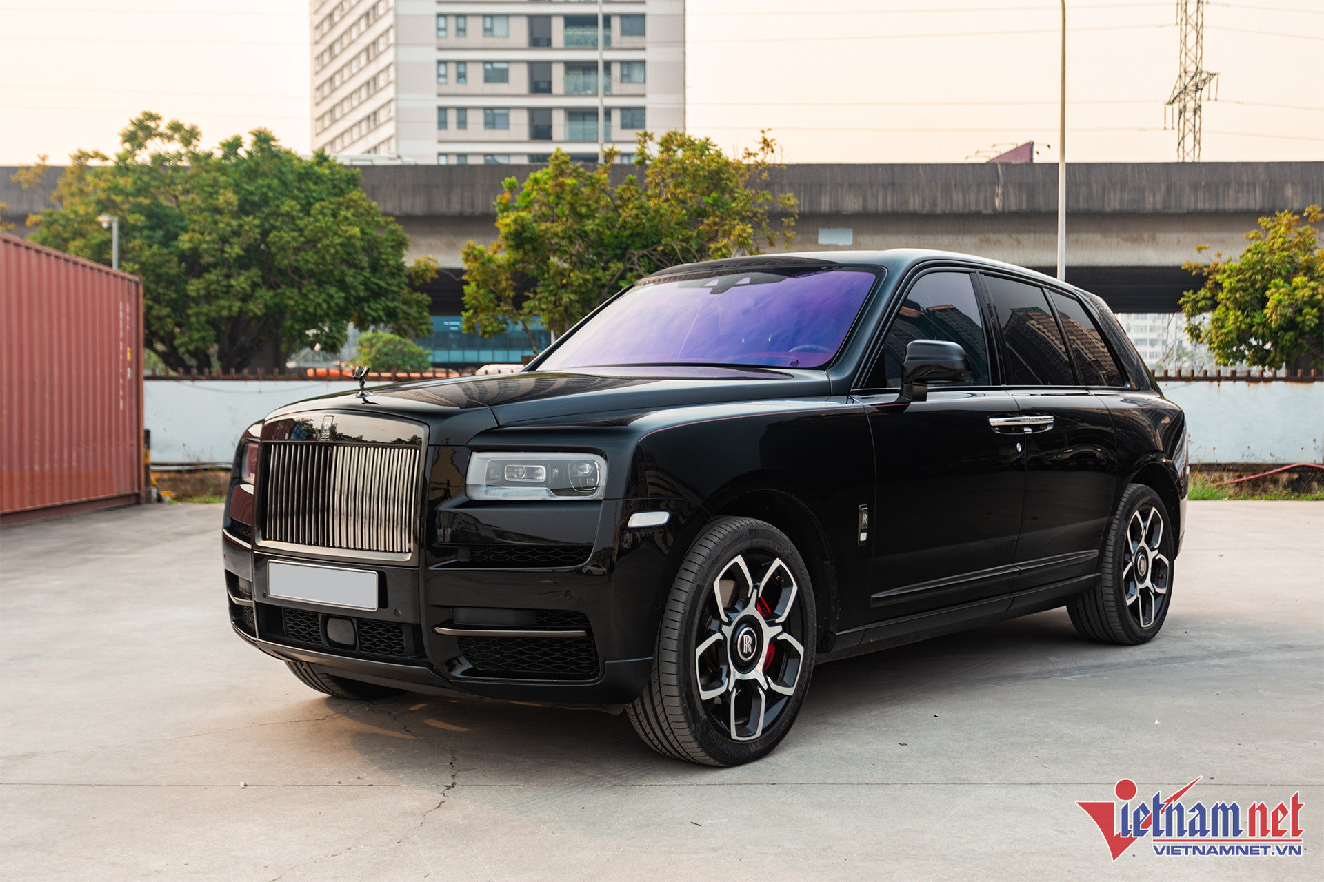 Cullinan Black Badge 2020 đã qua sử dụng còn khoảng 26 tỷ đồng sau 5 năm