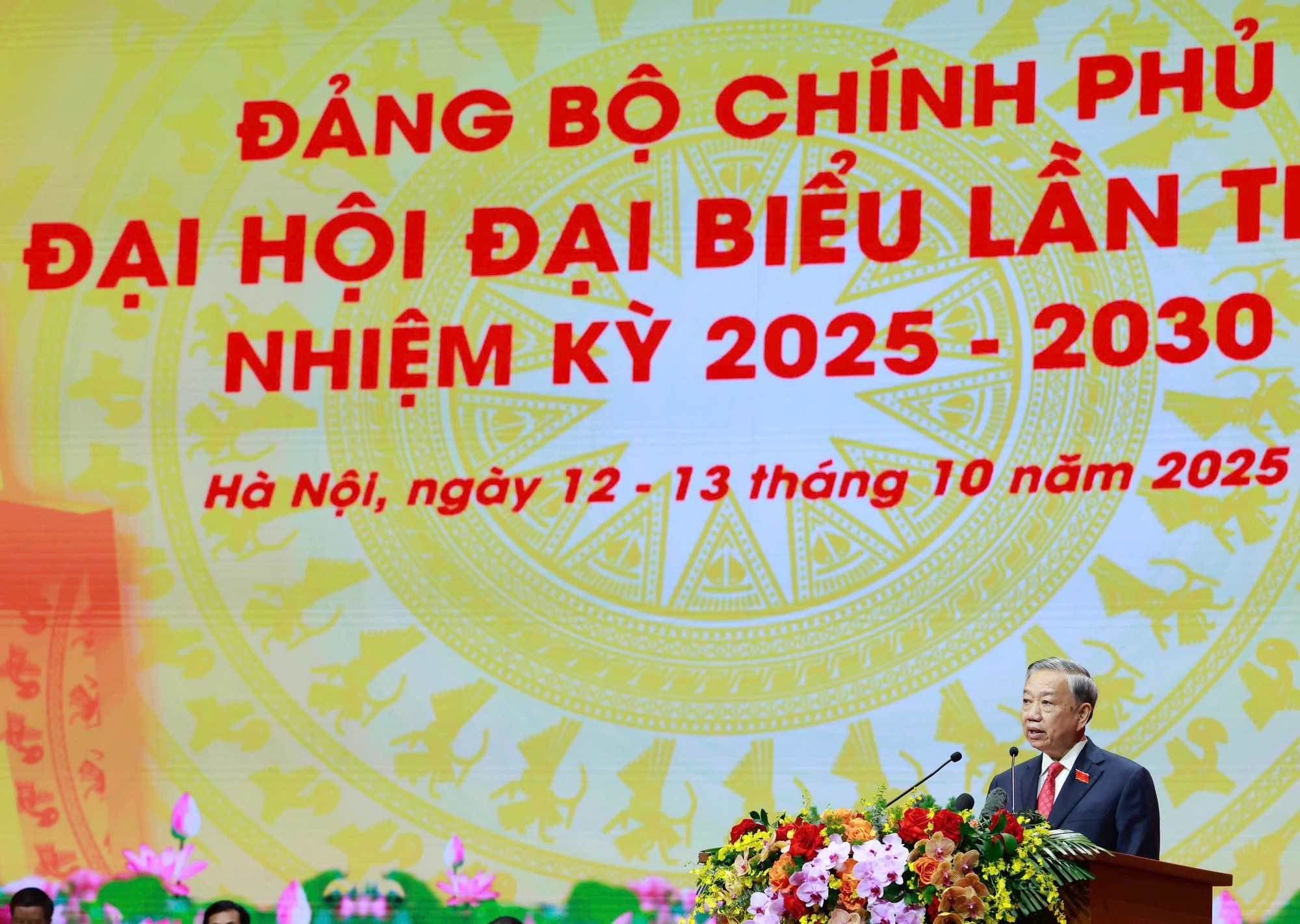 Tổng Bí thư Tô Lâm nhấn mạnh 3 yêu cầu và 5 định hướng công tác trọng tâm với Đảng bộ Chính phủ- Ảnh 2.