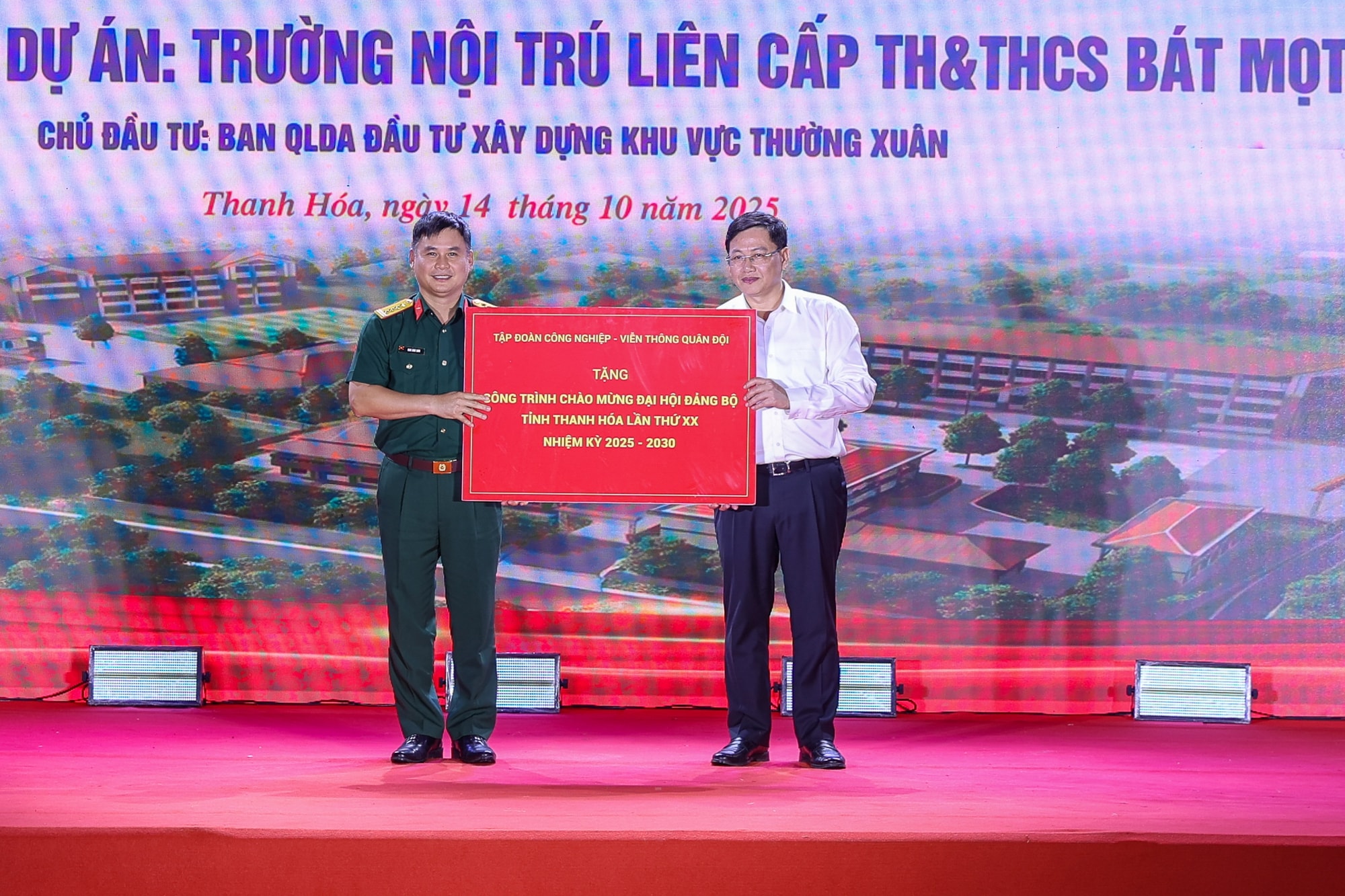 Thủ tướng dự lễ khởi công ngôi trường tại xã vùng núi cao biên giới Thanh Hóa- Ảnh 12.