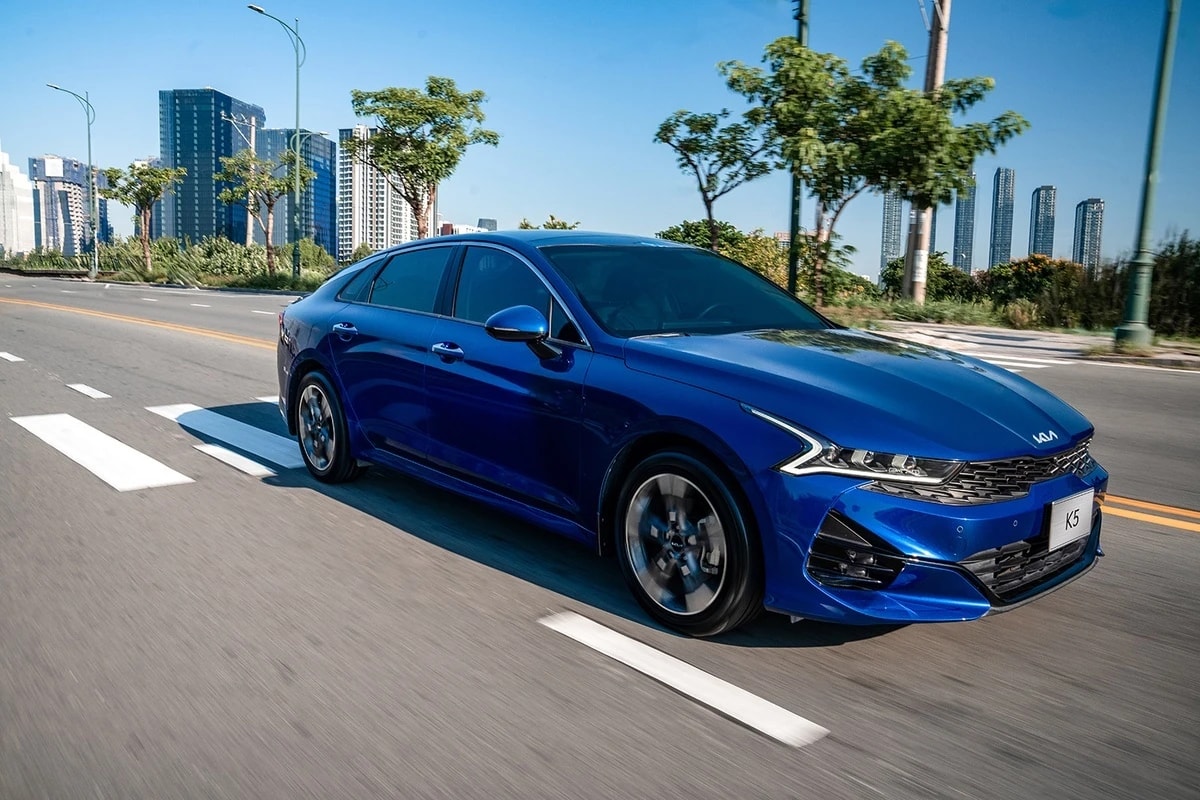 Kia K5 với thiết kế thể thao trong phân khúc sedan hạng D.