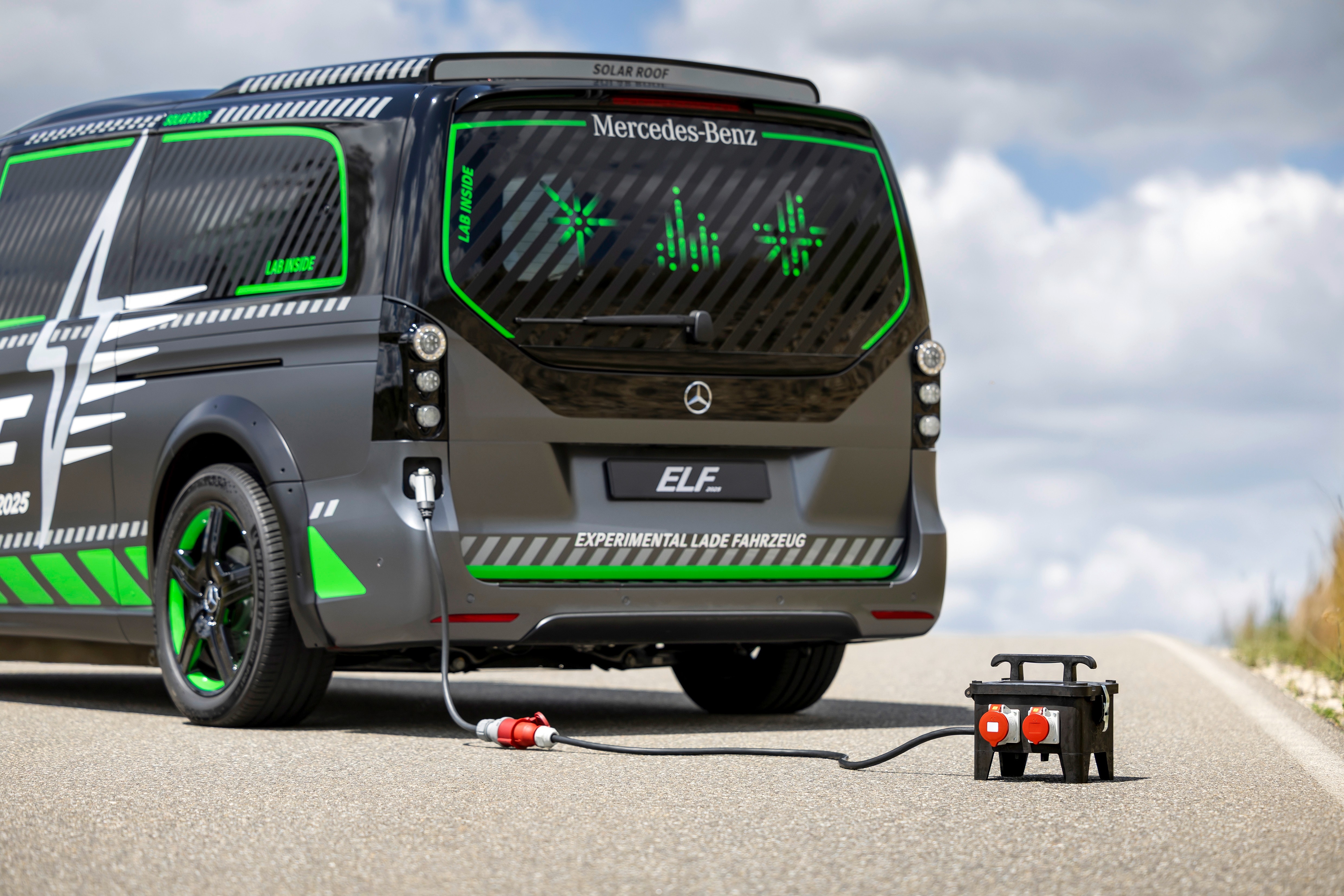 He thong sac cong suat lon tren Mercedes-Benz ELF