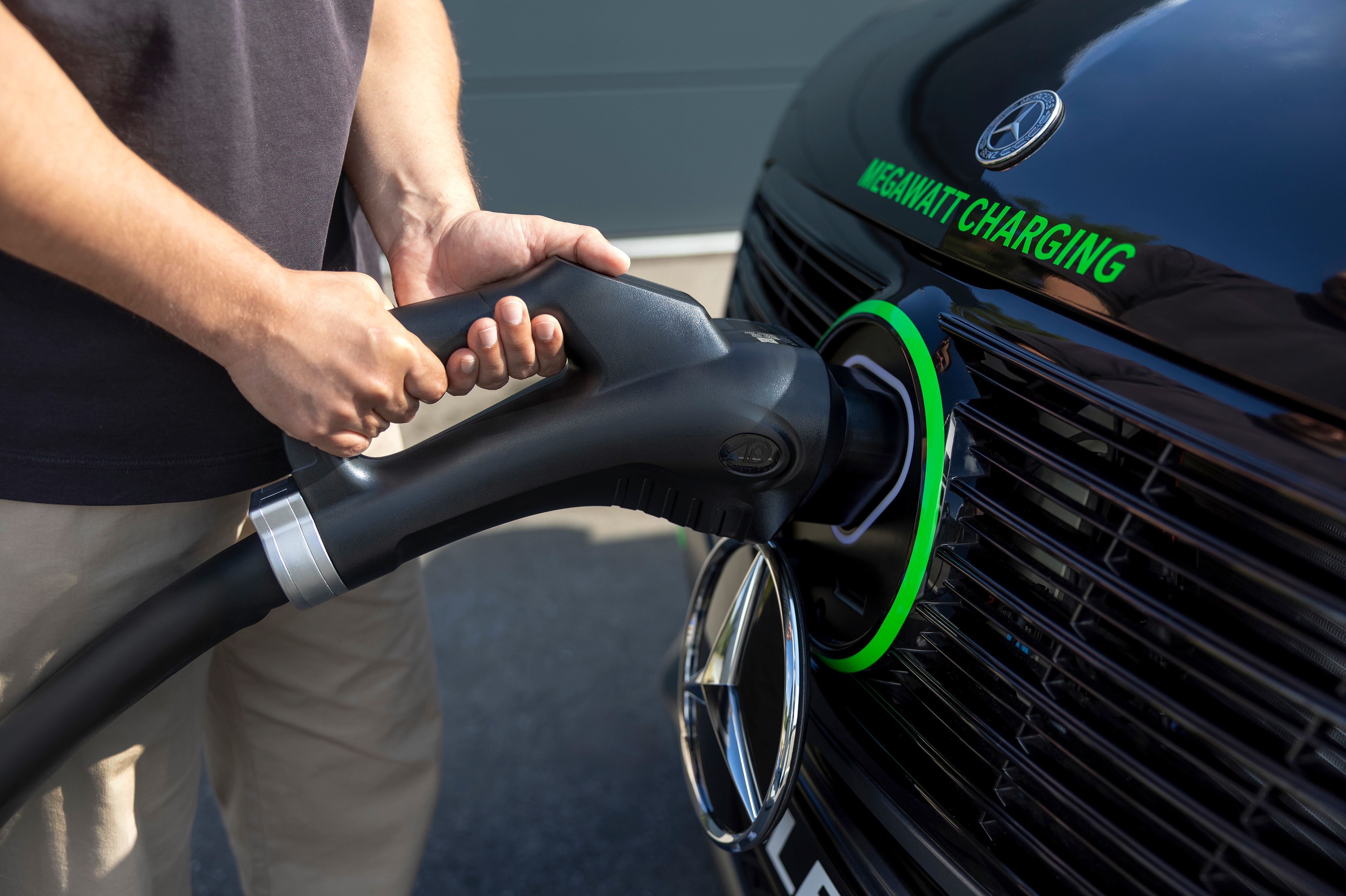 Cong nghe sac tren Mercedes-Benz ELF