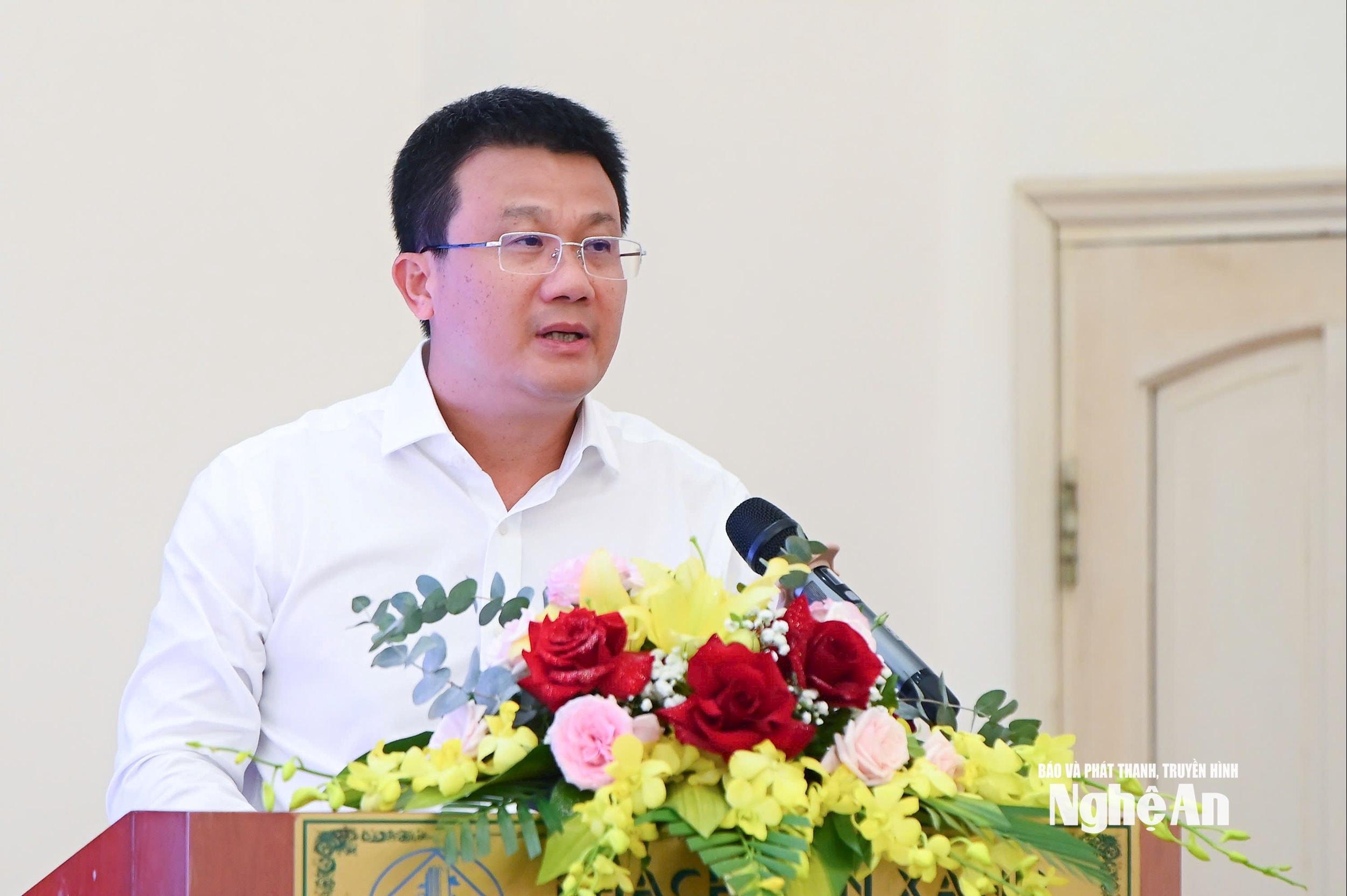 Herr Nguyen Tuan Quang, stellvertretender Direktor der Abteilung für Klimawandel, hielt bei der Eröffnungszeremonie des Trainingskurses eine Rede. Foto: Phu Hu