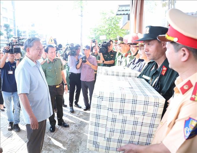 Tổng Bí thư Tô Lâm kiểm tra công tác khắc phục hậu quả bão, lụt tại Thái Nguyên- Ảnh 3.