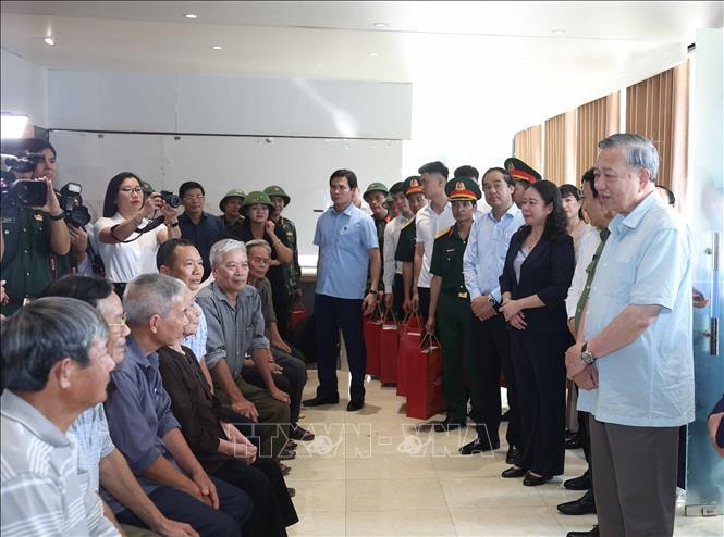 Tổng Bí thư Tô Lâm kiểm tra công tác khắc phục hậu quả bão, lụt tại Thái Nguyên- Ảnh 2.