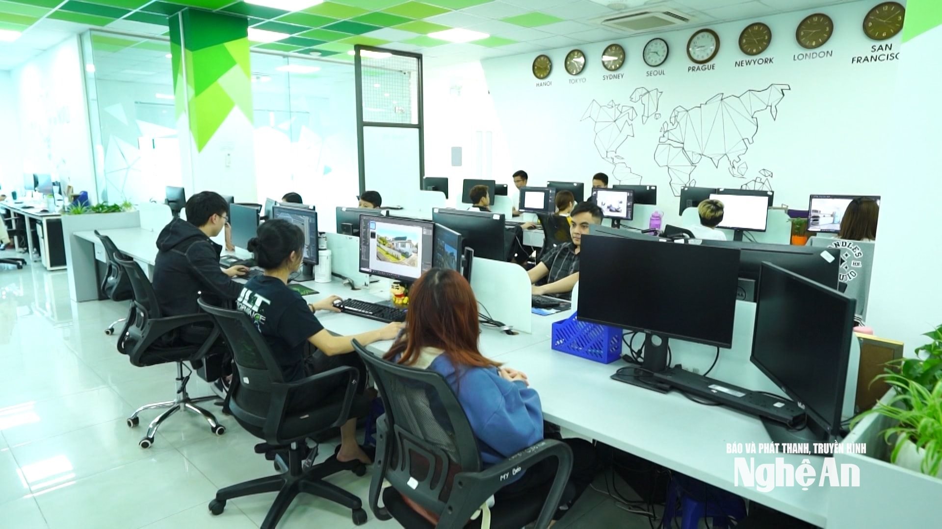 Làm việc ở Công ty CP Imagtor.