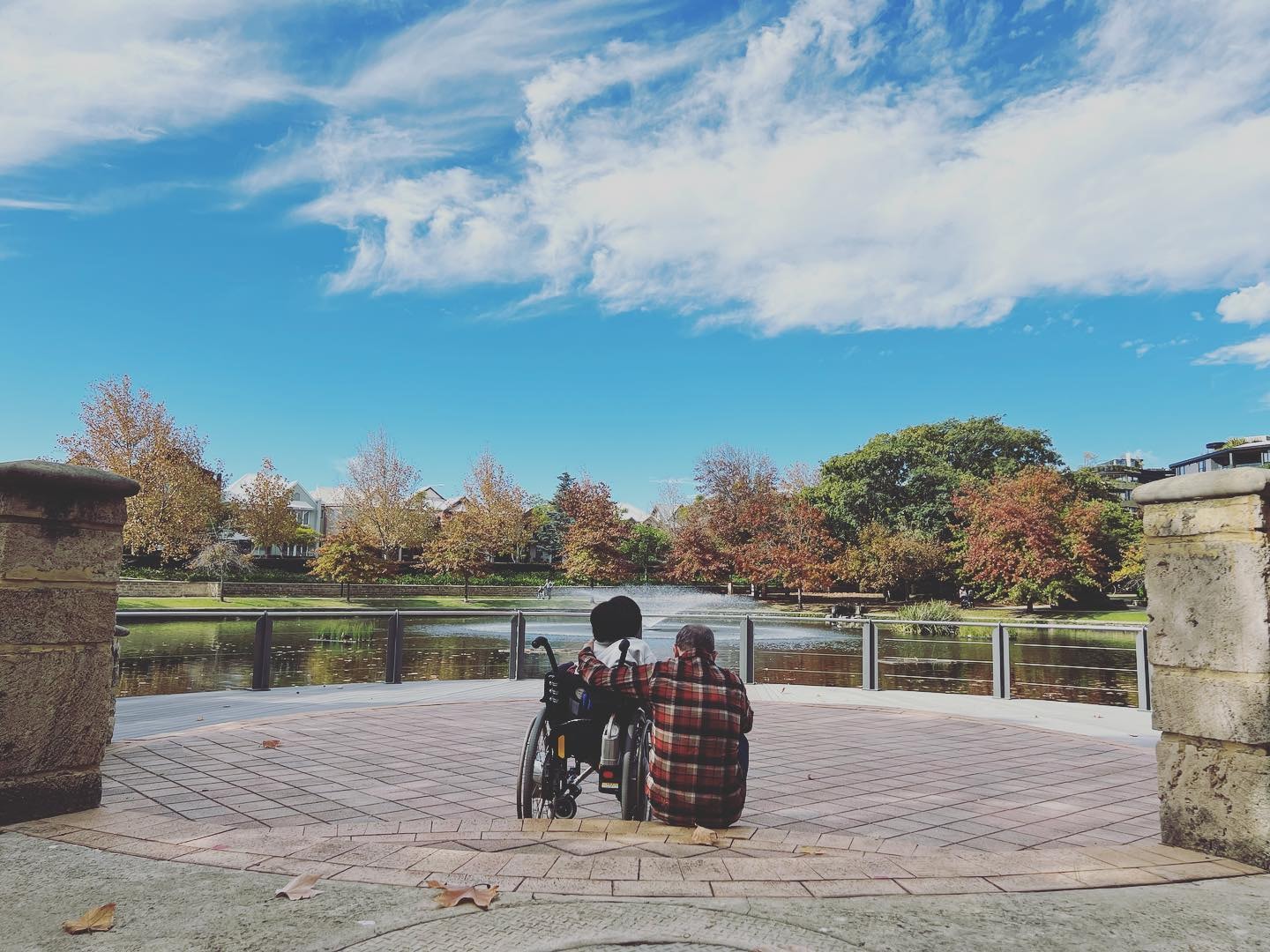 Trên mỗi hành trình đã qua, Neil và Vân đều có nhau