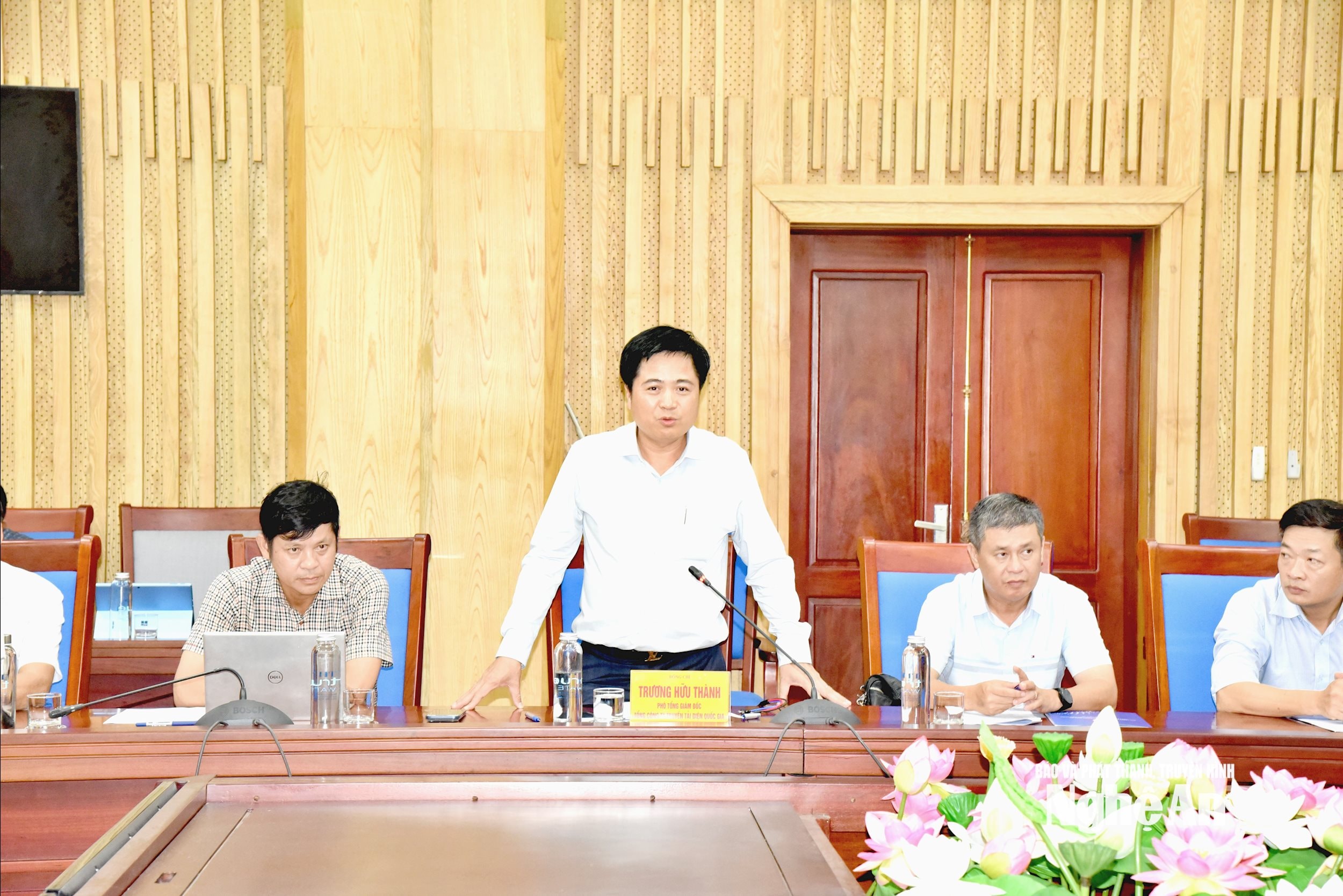 ຜູ້ຕາງໜ້າວິສາຫະກິດໄຟຟ້າ
