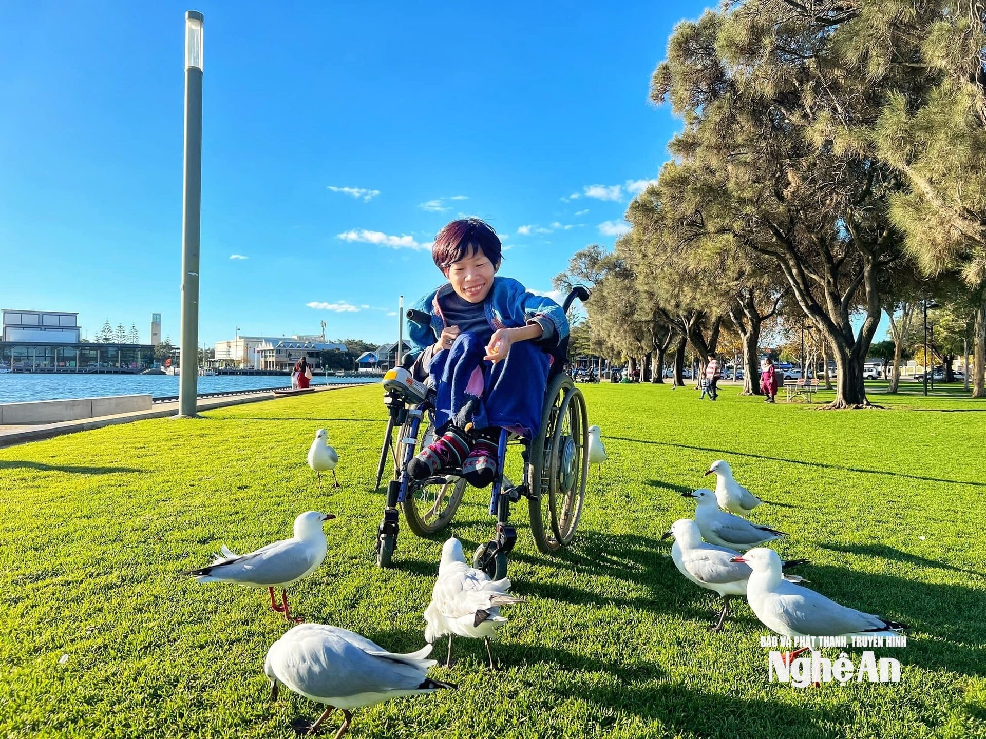 Có khi là ở phương trời xa thẳm ở nước ngoài.