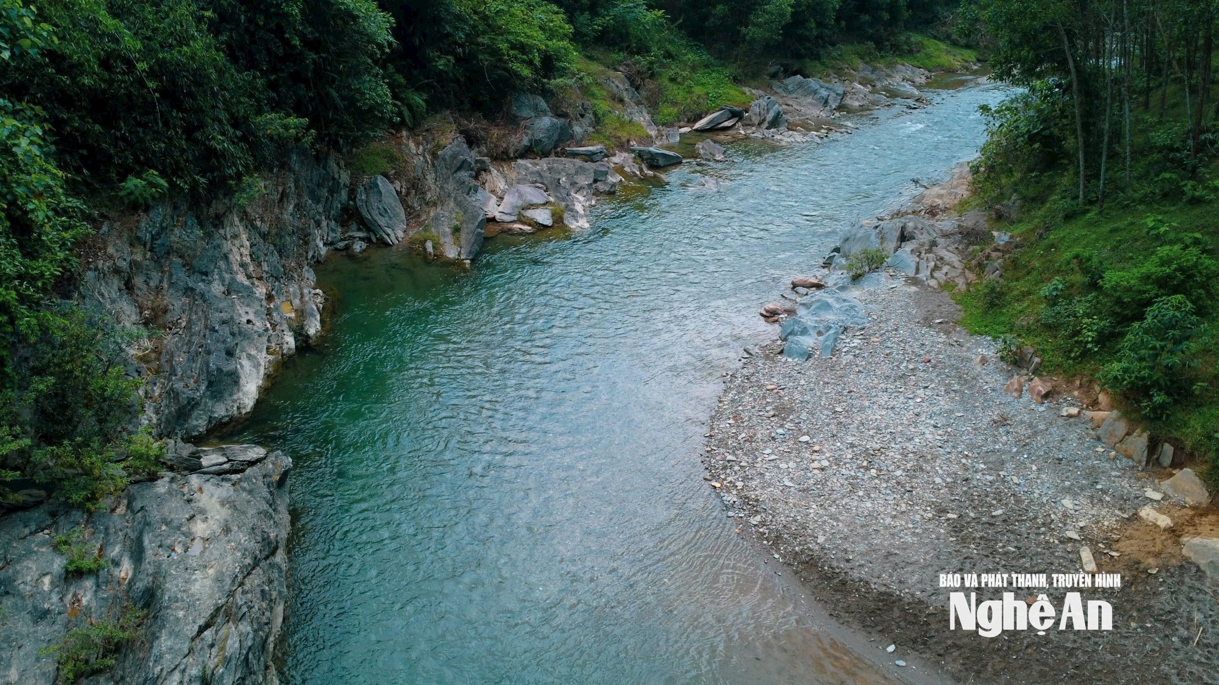 Bãi tắm suối Tân Sáng