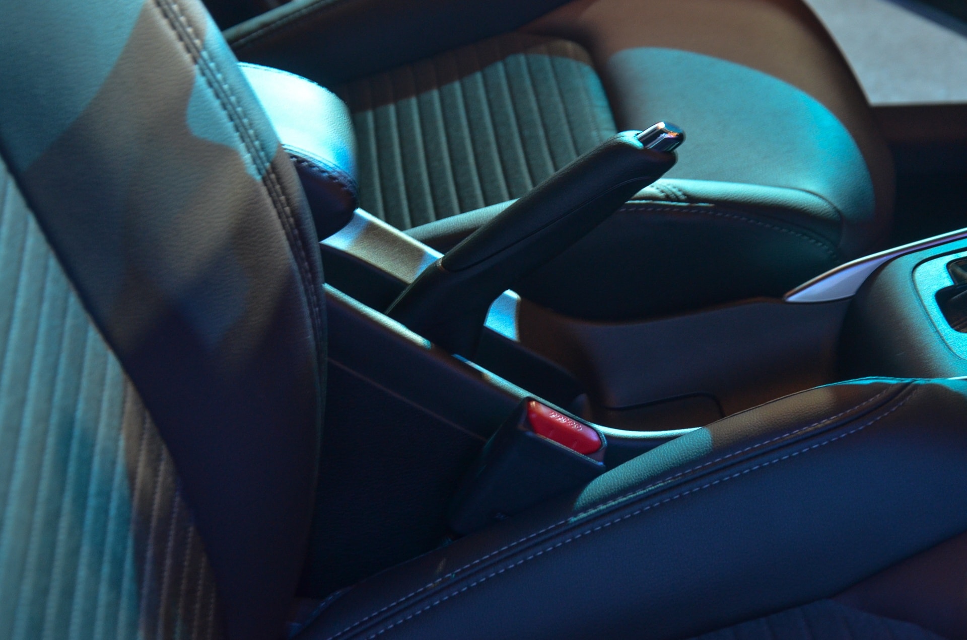 Màn hình hiển thị thông tin trên kính lái HUD của Suzuki Fronx.