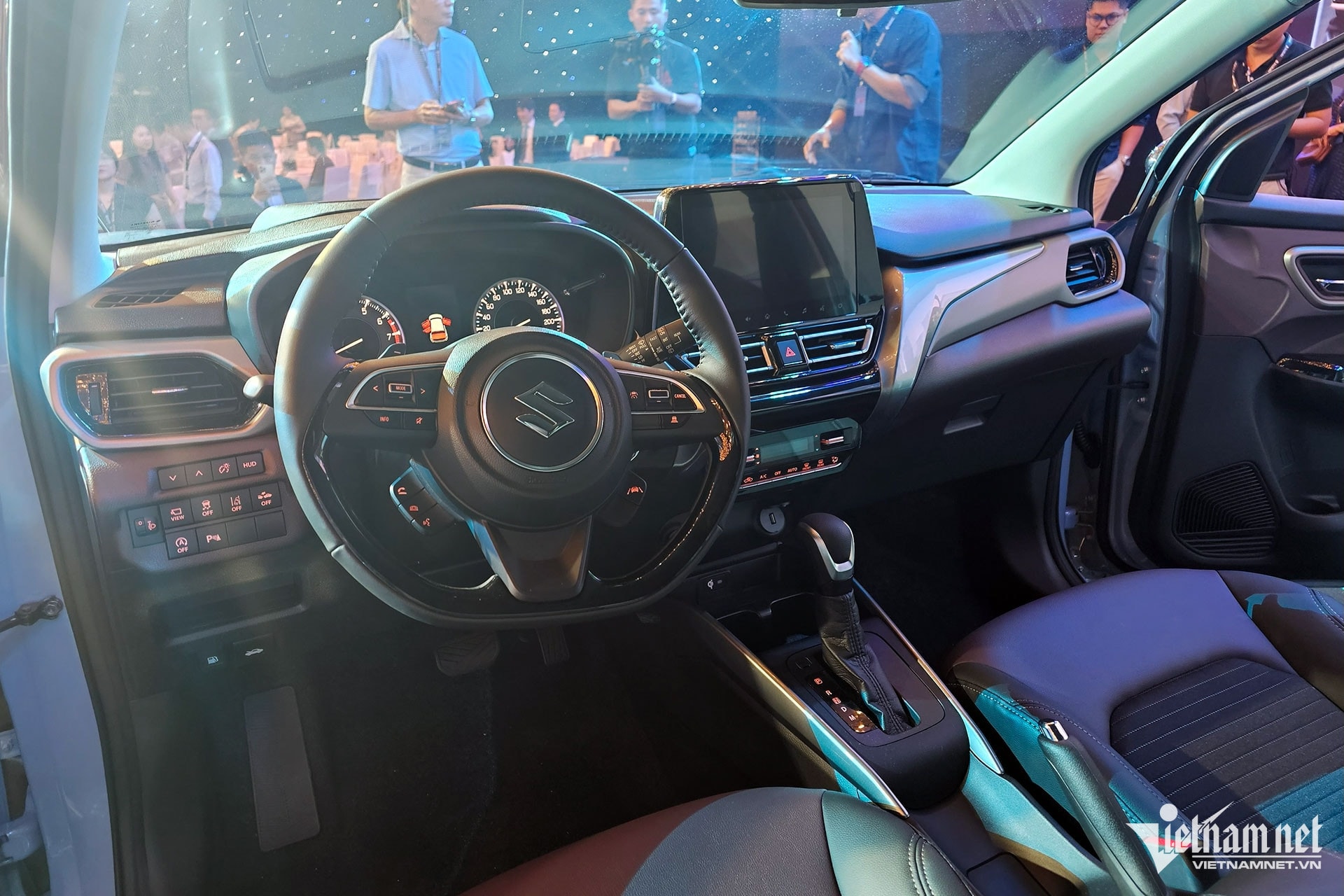 Nội thất Fronx thừa hưởng ngôn ngữ thiết kế từ Suzuki Swift. Ảnh: Ngô Minh