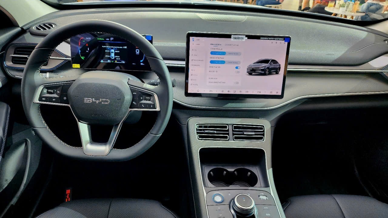 Màn hình trung tâm xoay 12,8 inch trên BYD SEAL 5