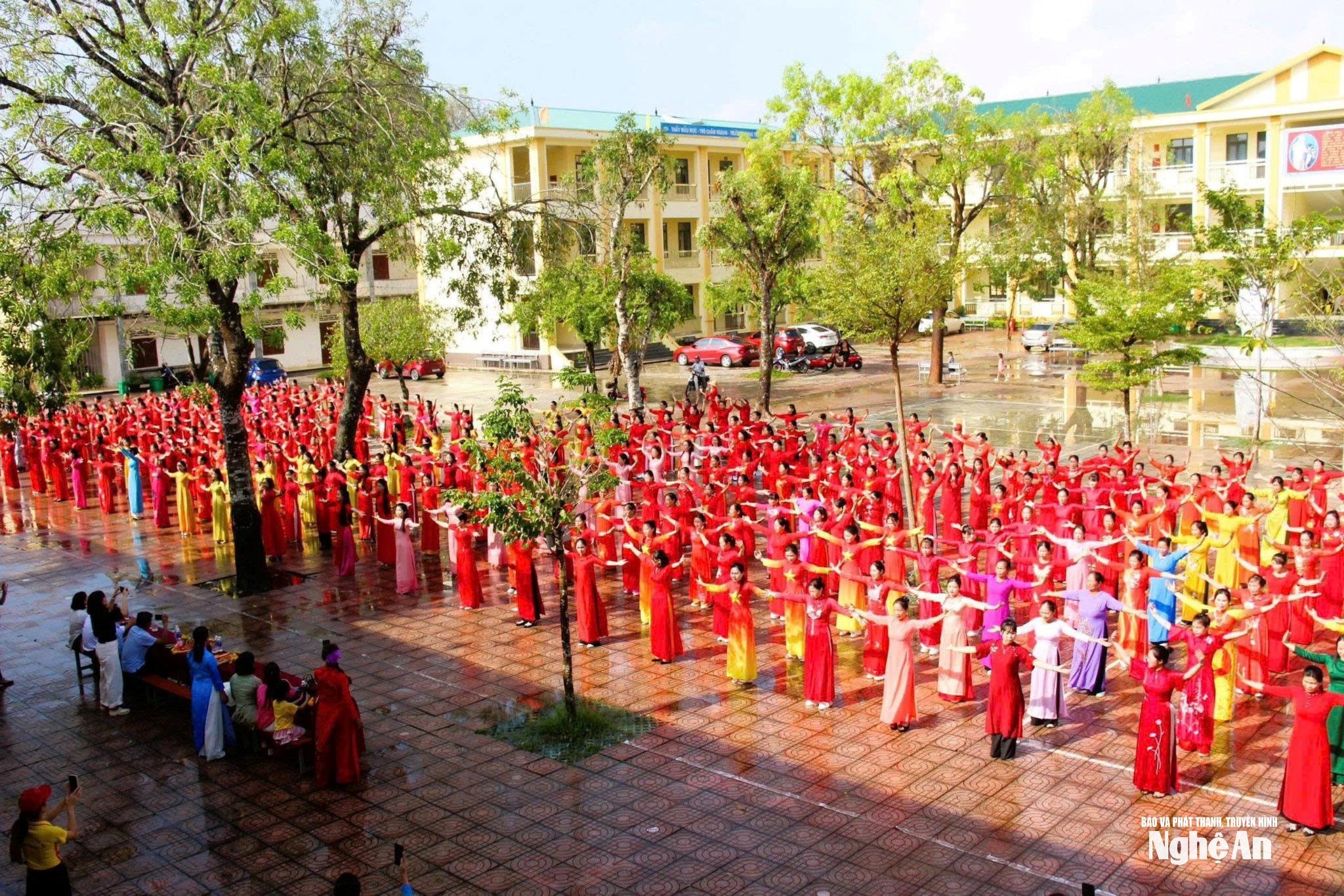 bf93889a195d9403cd4c(1.jpg)