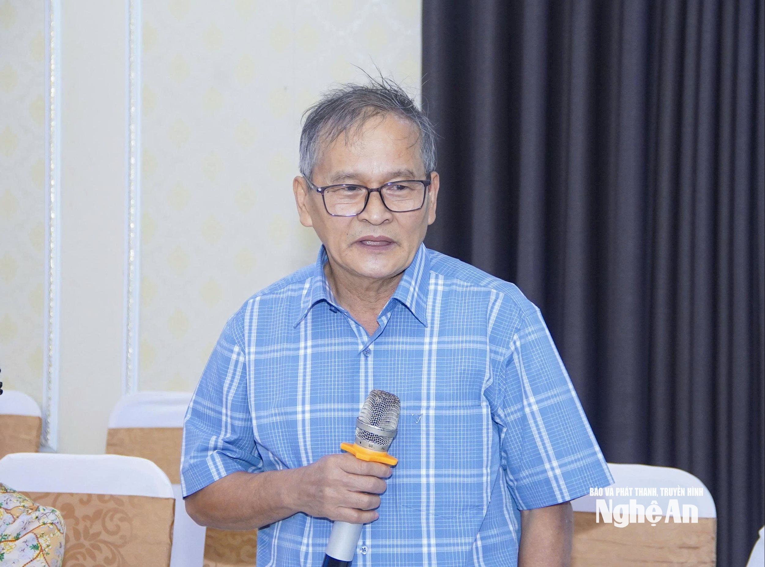 góp ý dự thảo báo cáo chính trị Ảnh Diệp Thanh00003