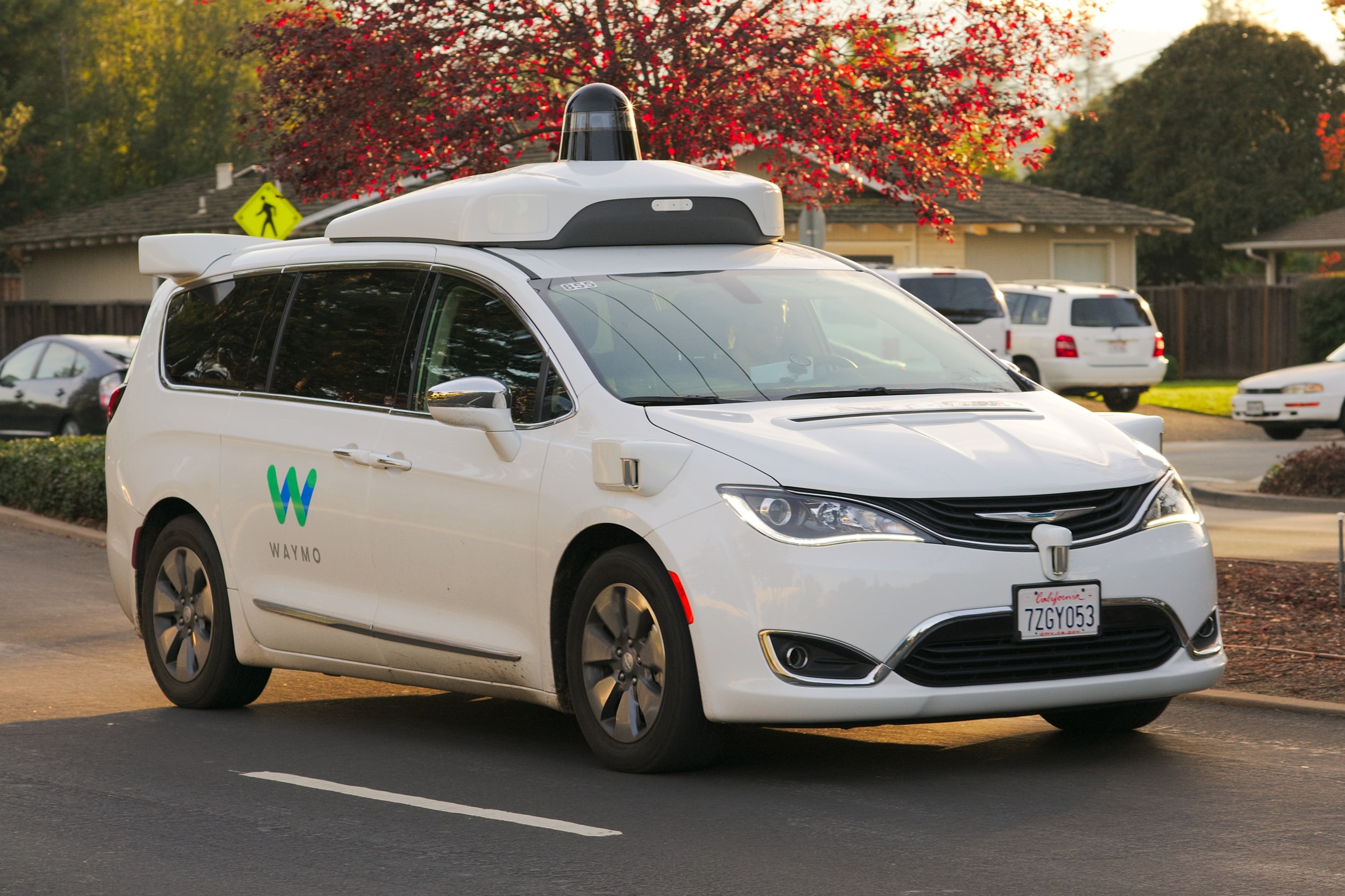 Mẫu minivan Chrysler Pacifica Hybrid từng là phương tiện chính trong đội xe của Waymo.