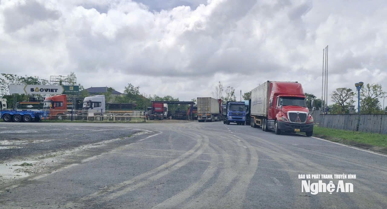 Đường quy hoạch 24m Khu A - Khu công nghiệp Nam Cấm (ảnh ghi ngày 15/10/2025). Ảnh: Nhật Lân