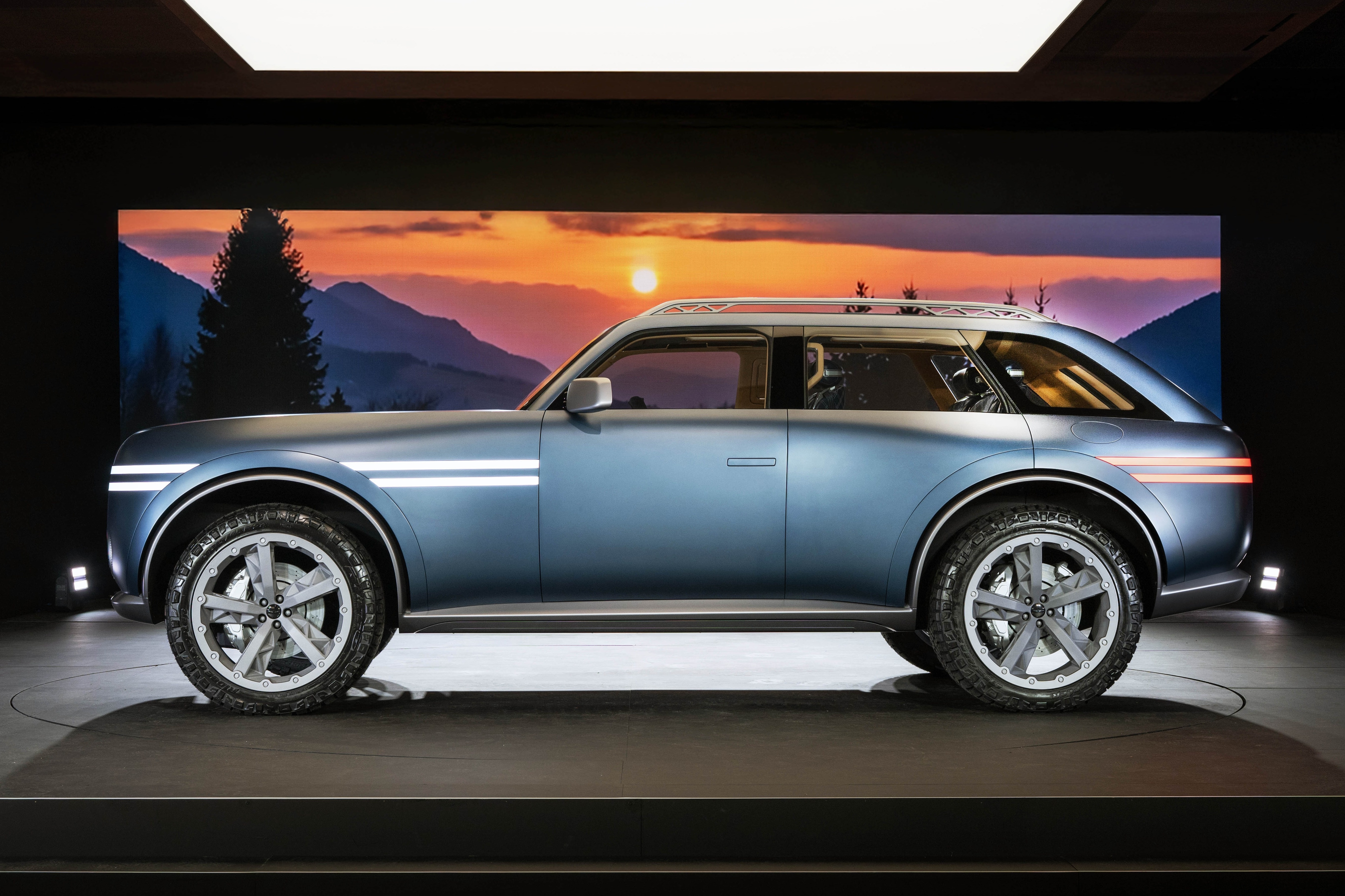 Genesis X Gran Equator concept - den chu ky phia truoc