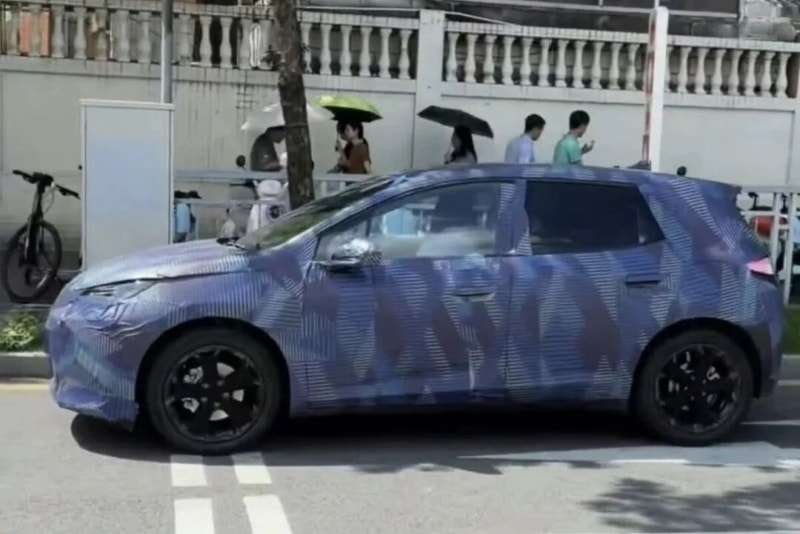 Cum den phia truoc BYD Dolphin 2026 mong hon