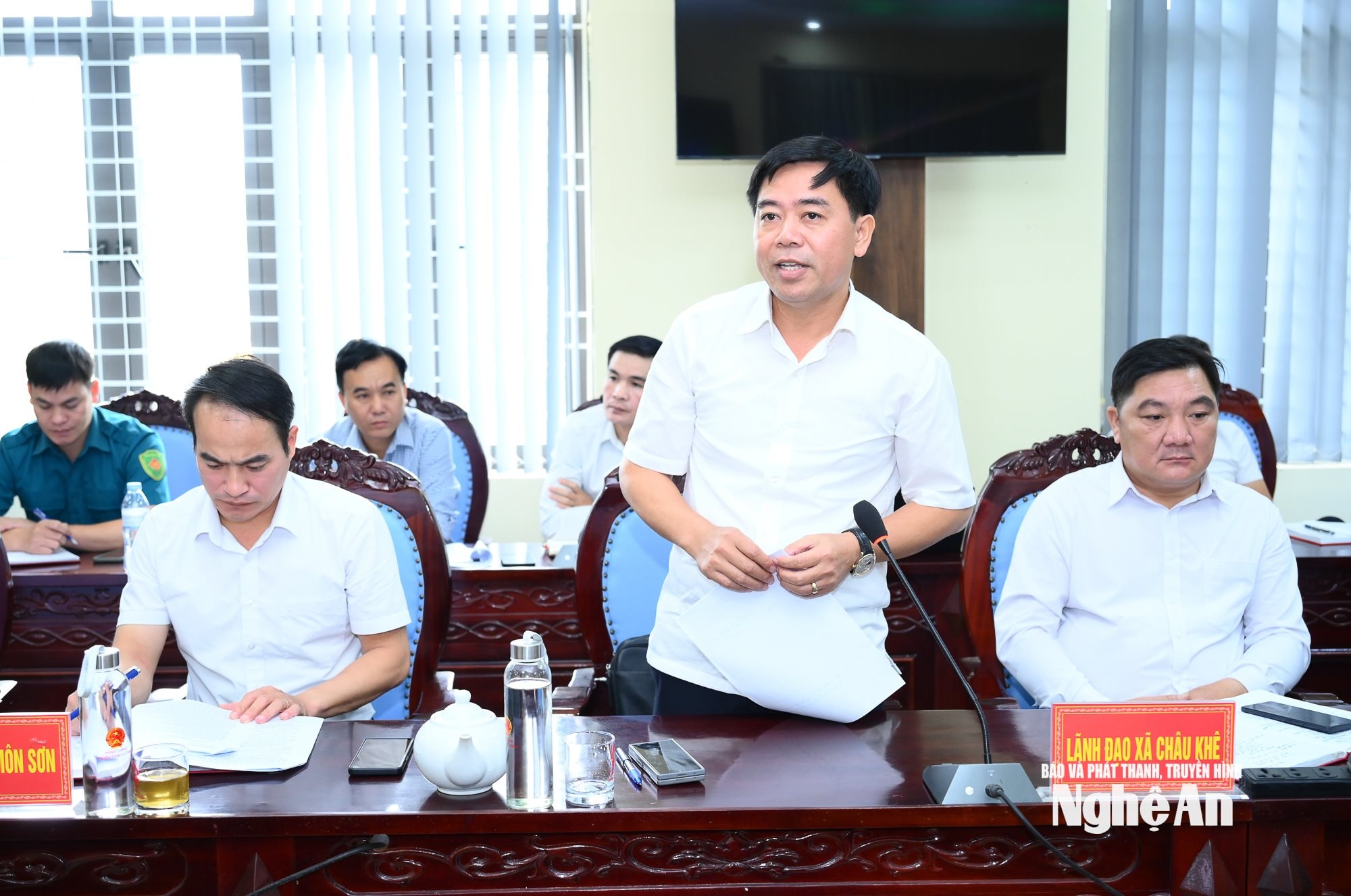 Phó Chủ tịch kiểm tra 2 cấp