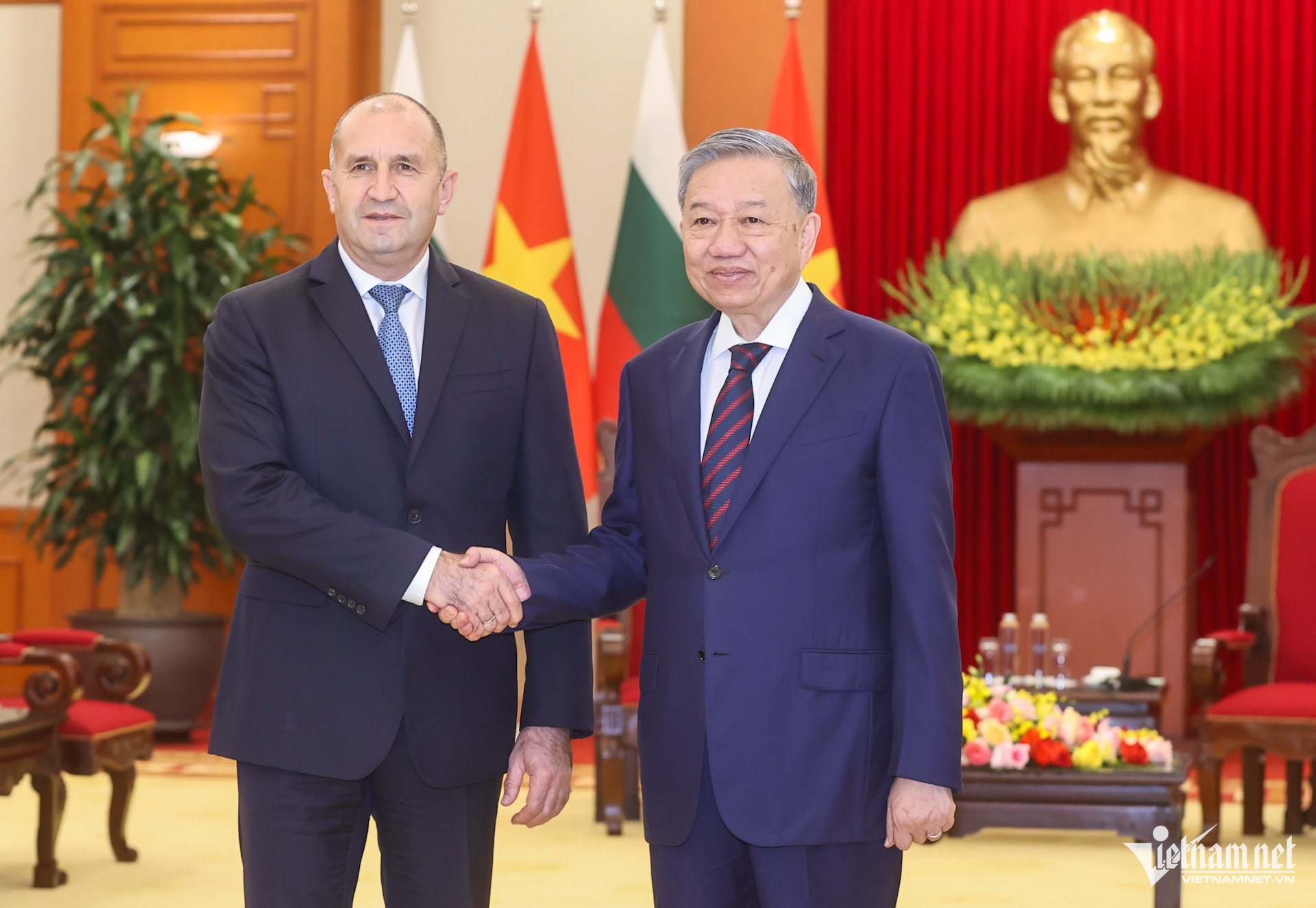 Tổng Bí thư Tô Lâm tiếp Tổng thống Bulgaria Rumen Radev nhân dịp Tổng thống thăm Việt Nam hồi tháng 11/2024. Ảnh: Phạm Hải