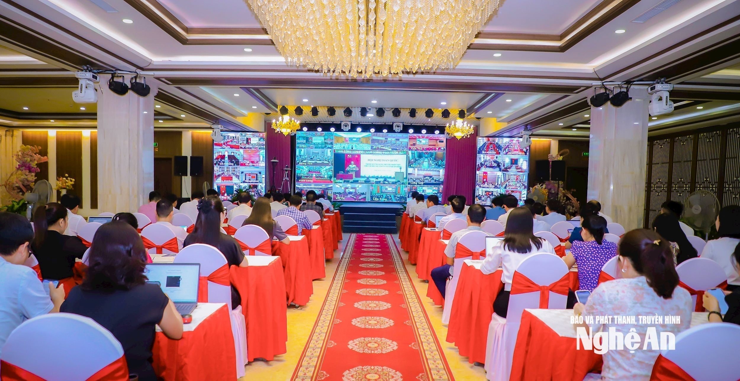 Hội nghị Toàn quốc về ứng dụng công nghệ AI_bna