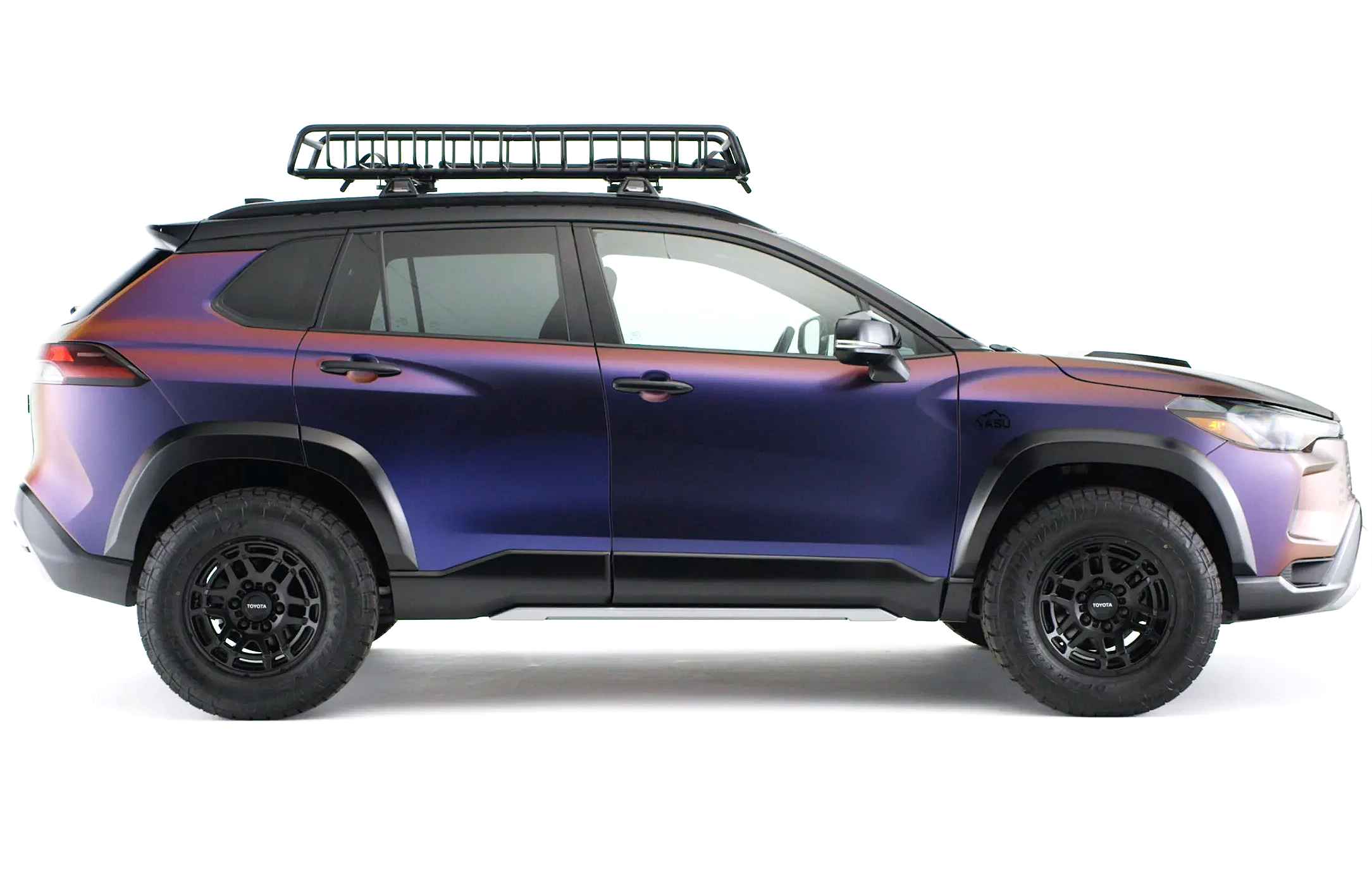 Baga mui co khop xoay tren Corolla Cross Nasu Edition