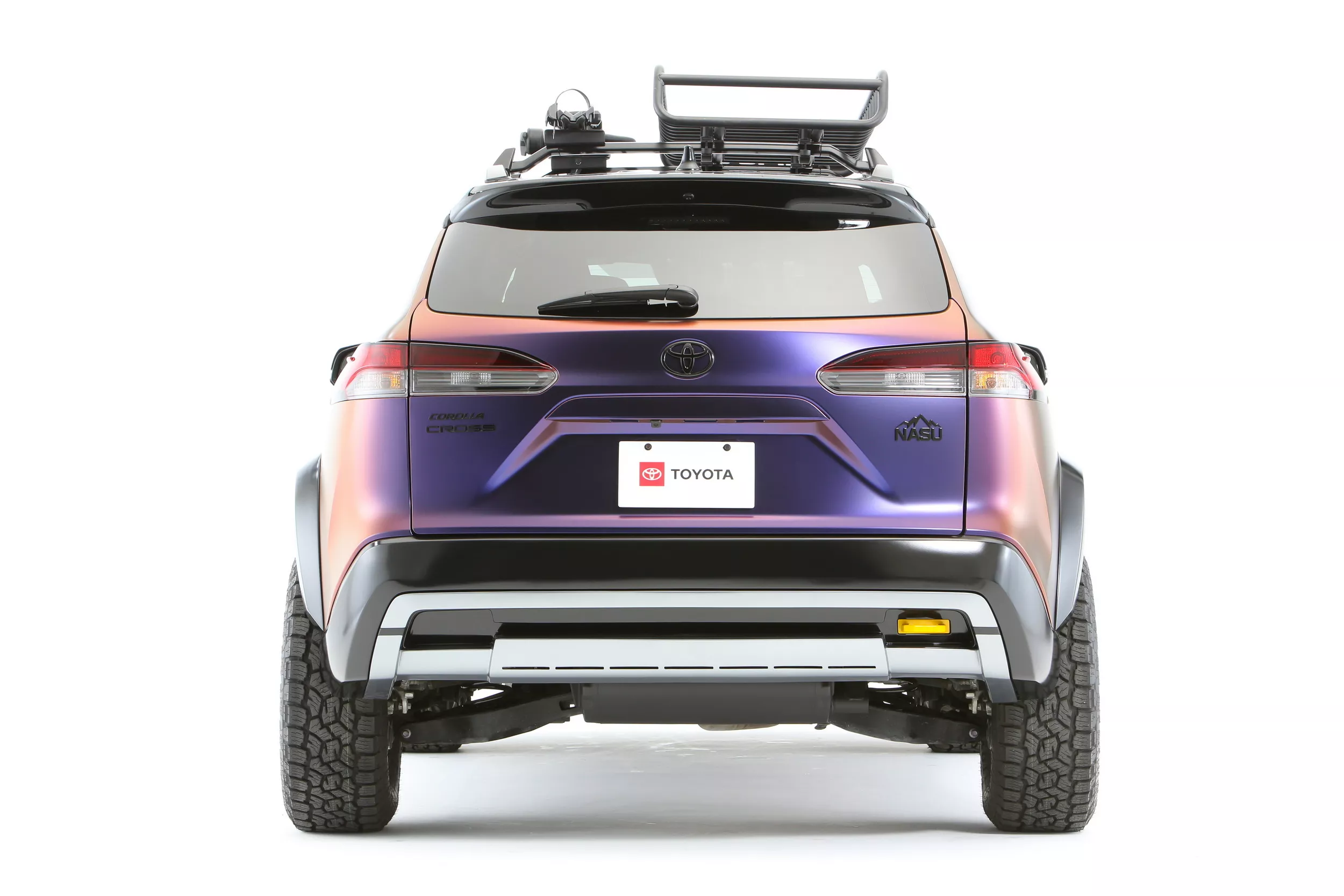 Lop Toyo Open Country AT III tren Corolla Cross Nasu