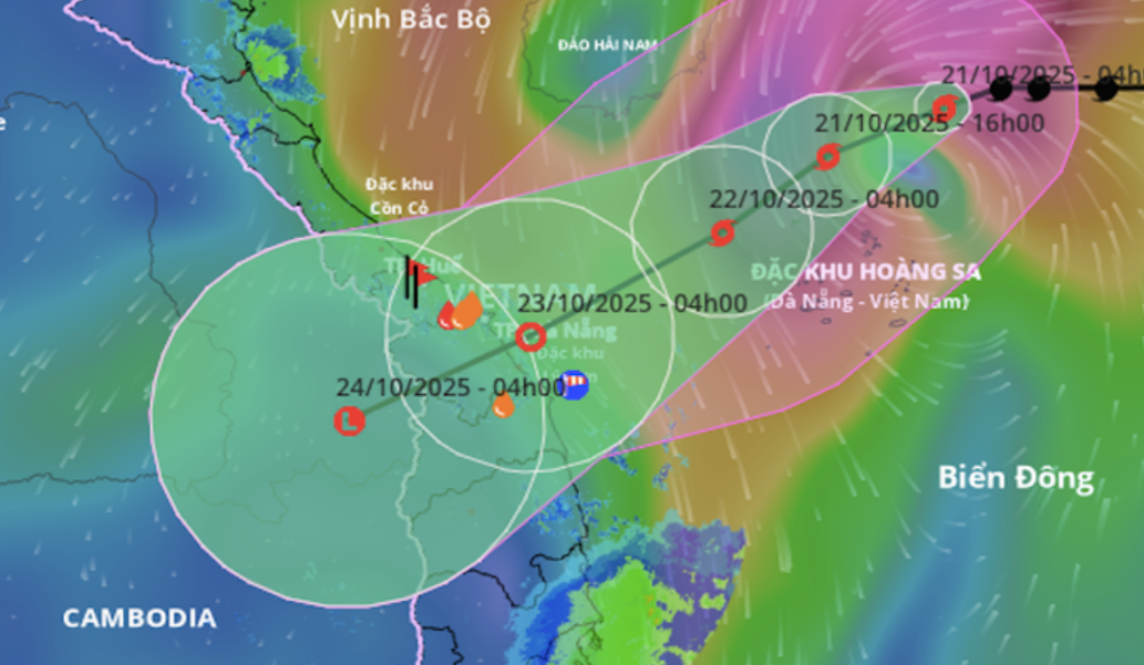 Trung Bộ mưa lớn kéo dài do hoàn lưu bão số 12