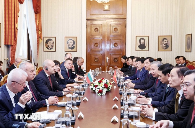 Tổng Bí thư Tô Lâm và Tổng thống Bulgaria Rumen Radev hội đàm chính thức. (Ảnh: Thống Nhất/TTXVN) ttxvn-2310-tong-bi-thu-hoi-dam-hep-bulgaria-6.jpg
