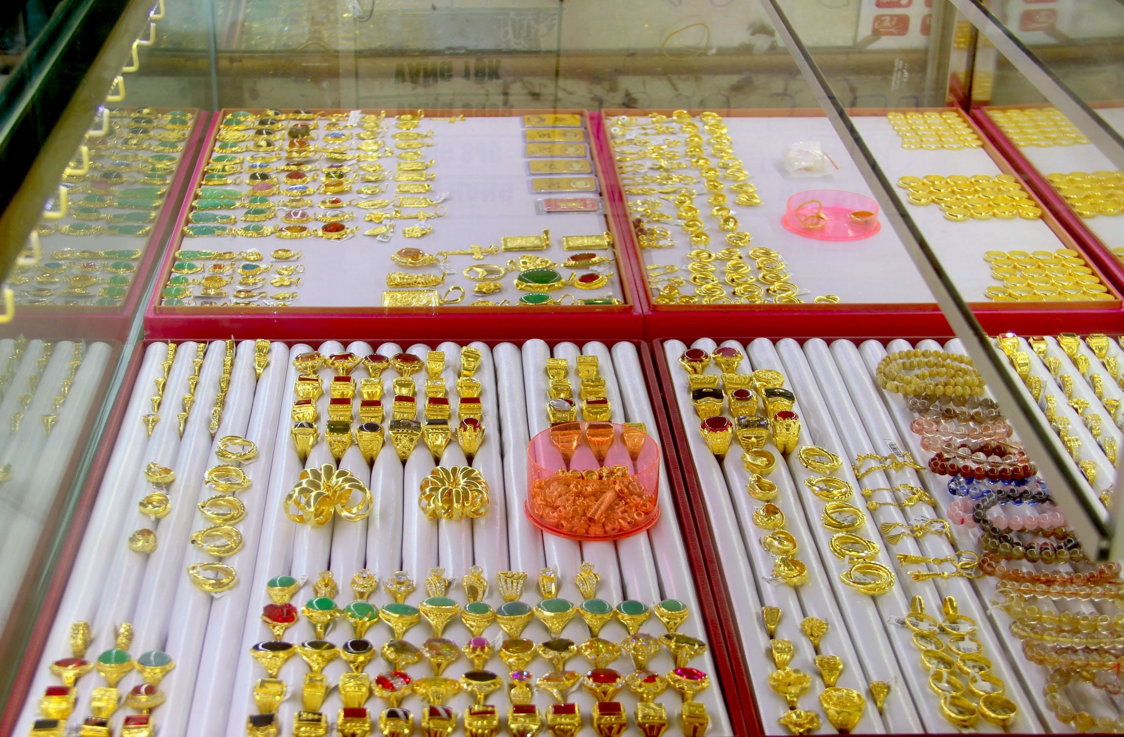 Chiều 23/10, giá vàng miếng SJC và vàng nhẫn hôm nay tăng nhẹ