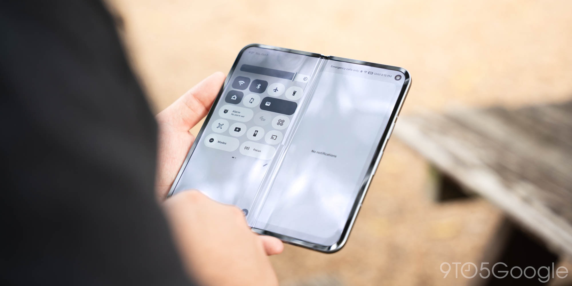 Giao diện Quick Settings trên màn hình trong Pixel 10 Pro Fold