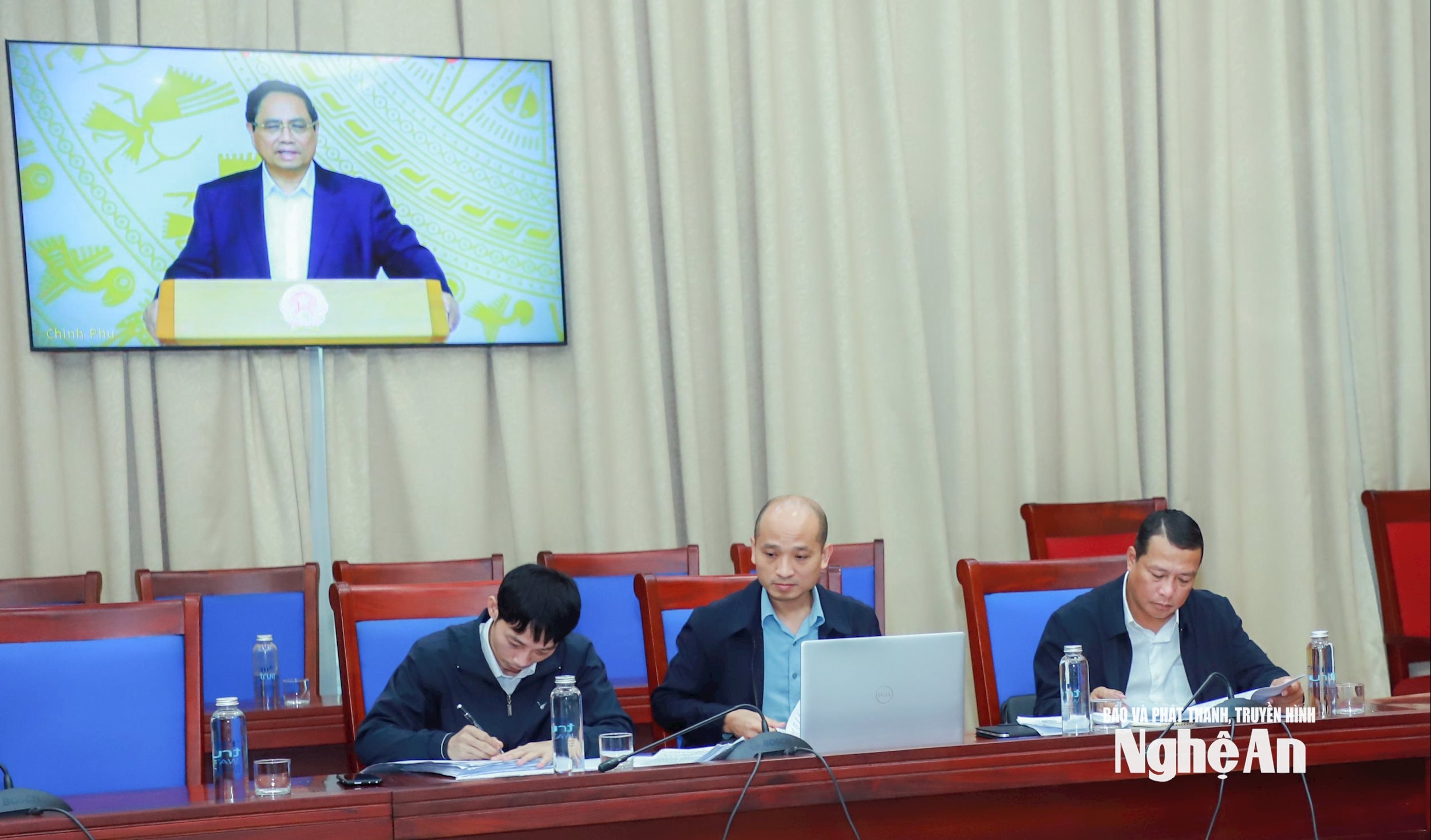 Các đại biểu dự hội nghị tại điểm cầu UBND tỉnh Nghệ An. Ảnh: Thành Duy