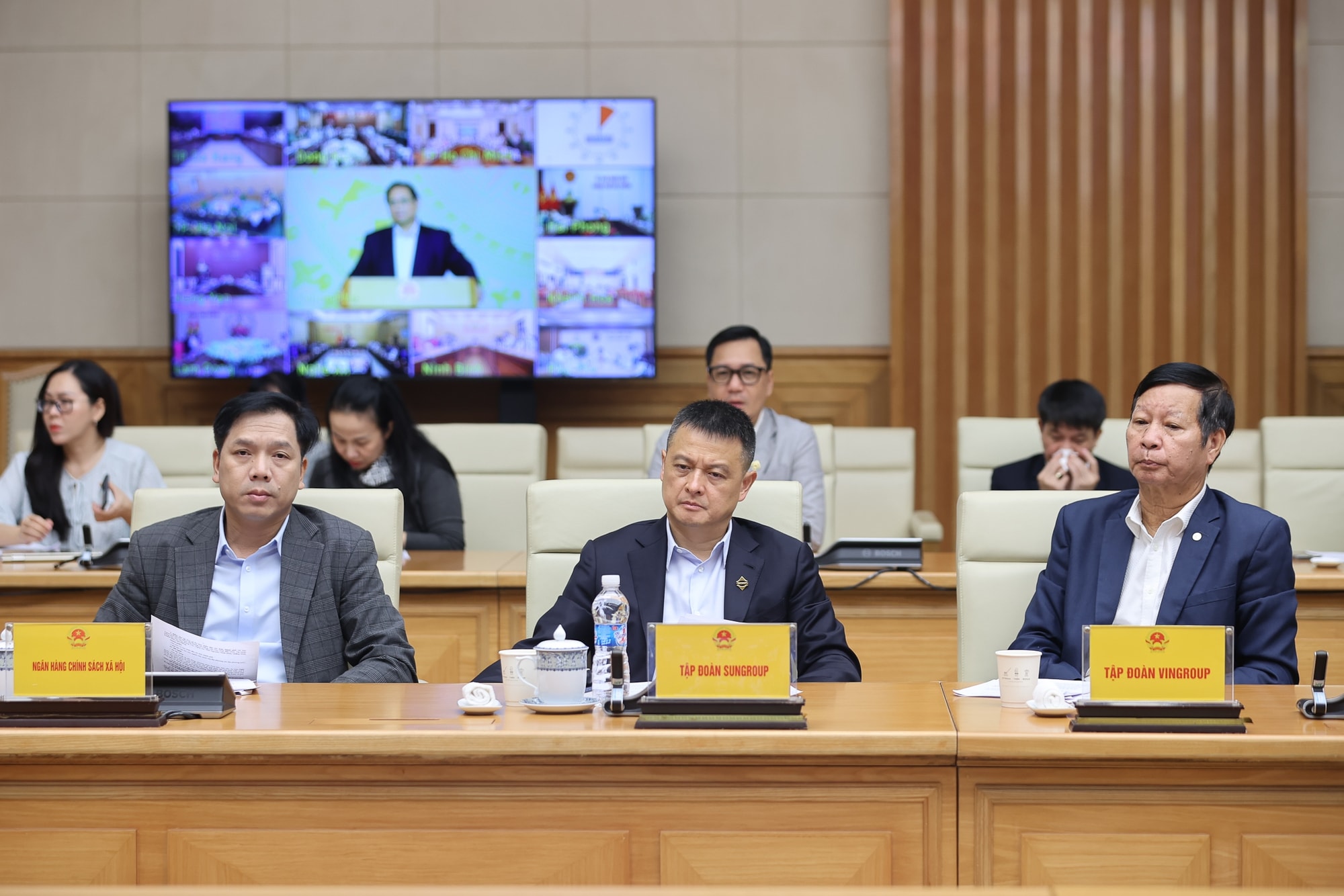 Các đại biểu tham dự hội nghị tại Trụ sở Chính phủ Ảnh: VGP/Nhật Bắc