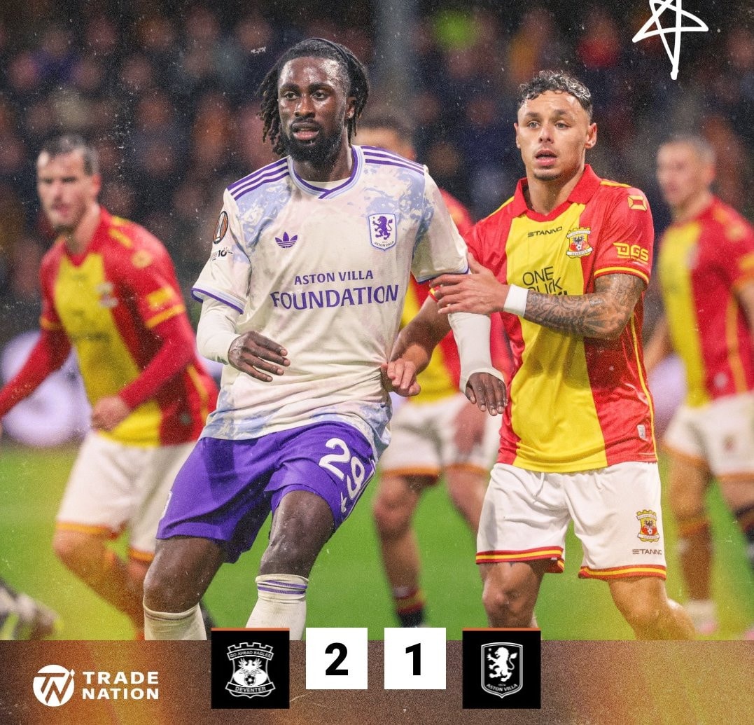 Aston Villa (áo trắng) thua đau trên đất Hà Lan - Ảnh: Europa League