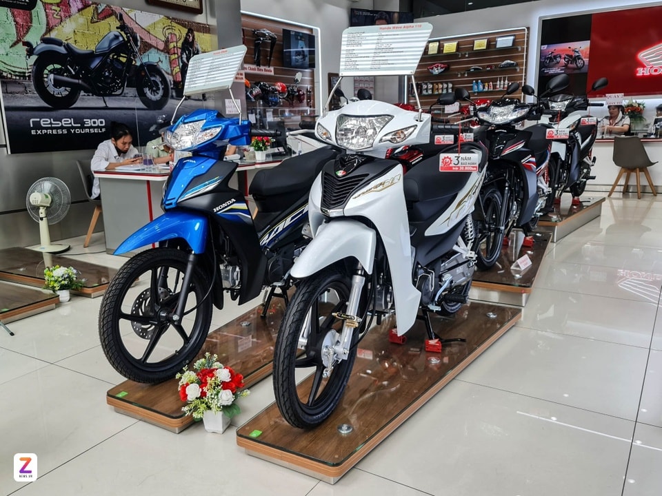 Xe máy trưng bày tại đại lý hãng xe Nhật Bản