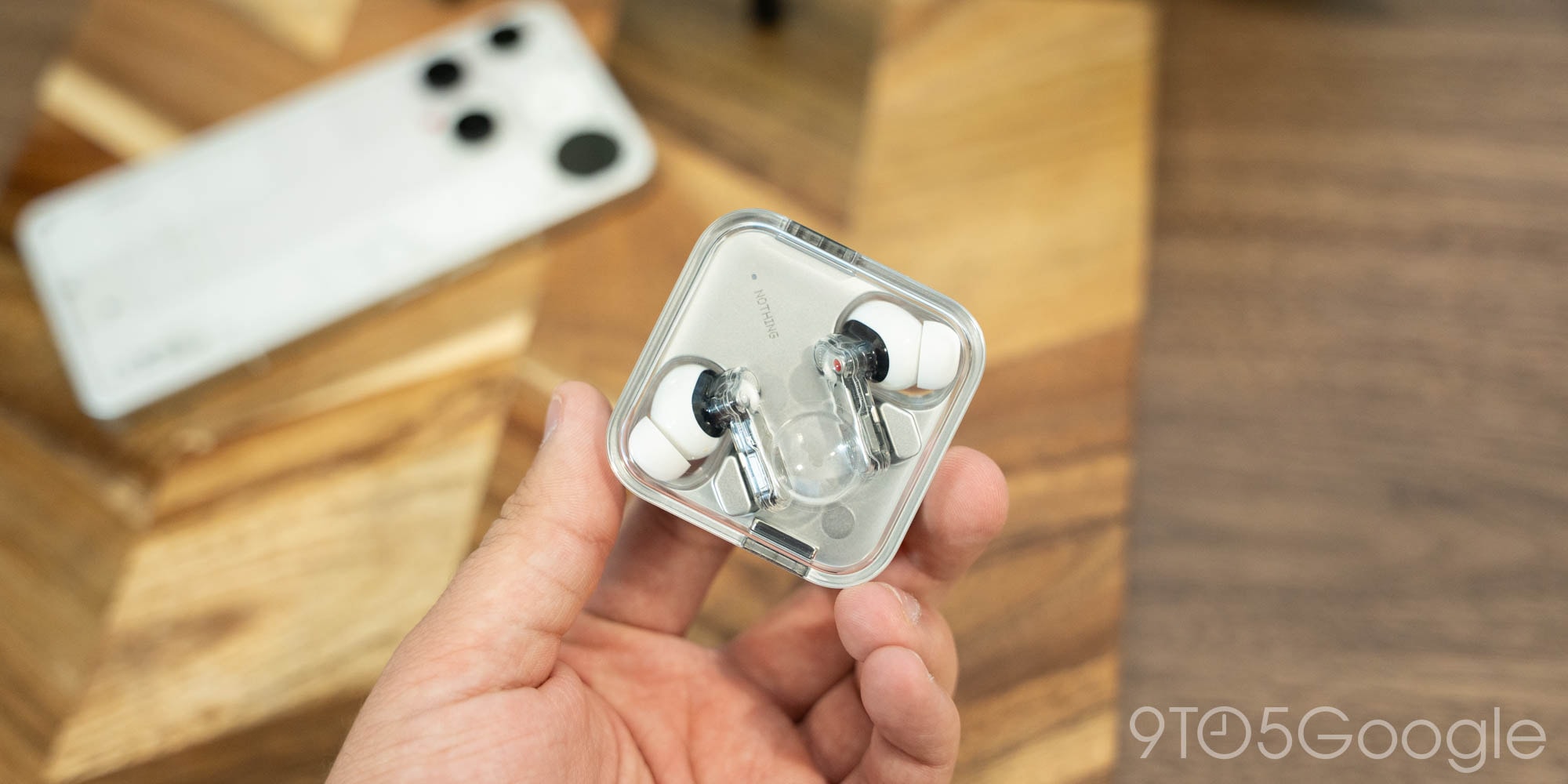 Tai nghe Nothing Ear (3) với thân tai mỏng hơn