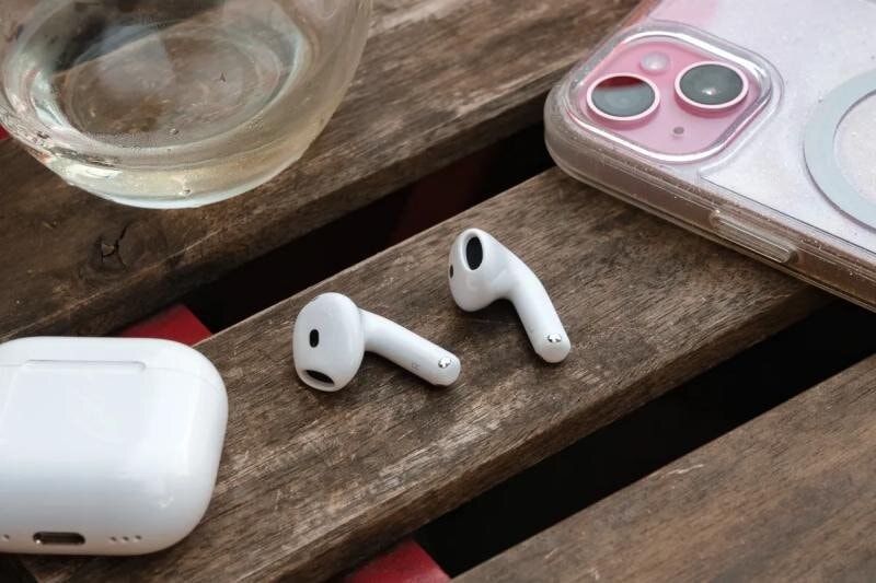 So sánh tai nghe Xiaomi OpenWear Stereo với Apple AirPods 4