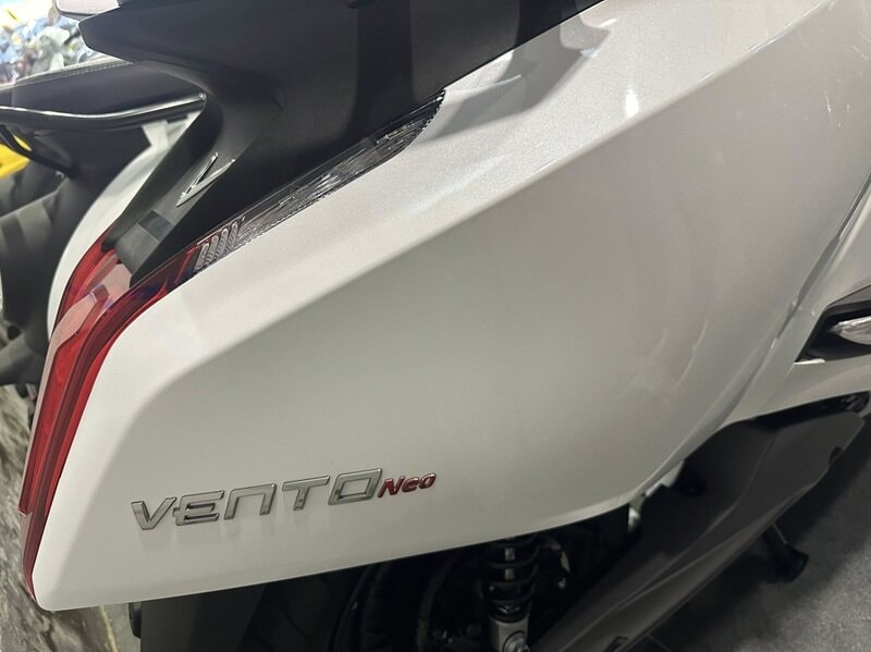 VinFast Vento NEO với đèn LED và thiết kế thời thượng