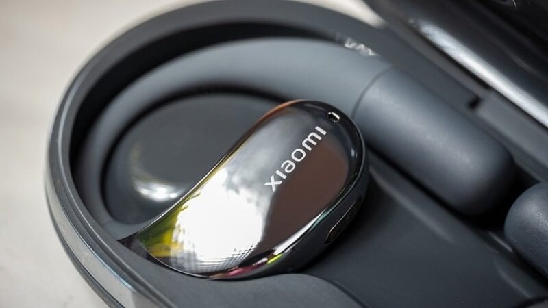 So sánh tai nghe Xiaomi OpenWear Stereo với Apple AirPods 4