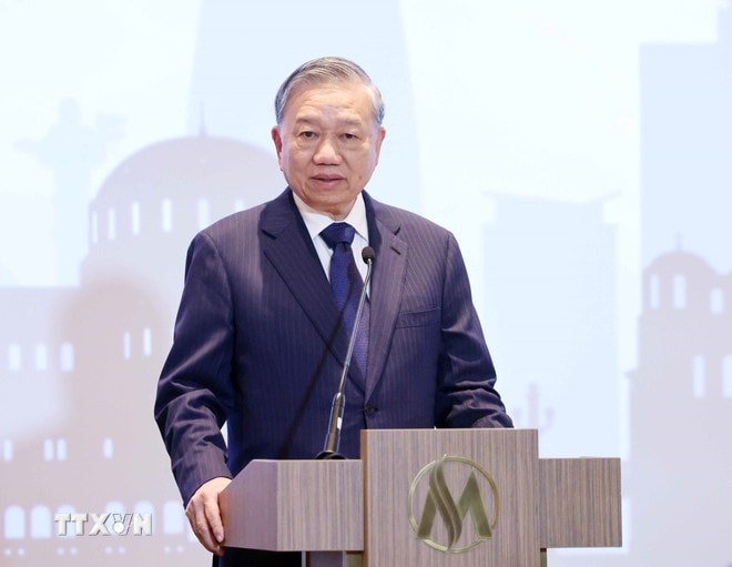 ttxvn-tong-bi-thu-to-lam-va-tong-thong-rumen-radev-du-dien-dan-doanh-nghiep-viet-nam-bulgaria-8358135-4.jpg