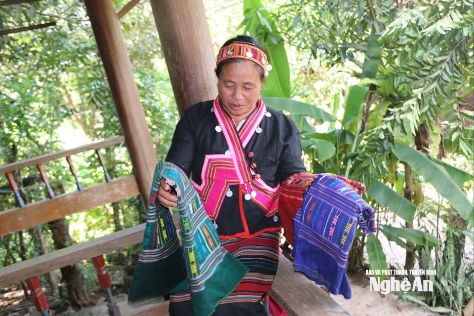 Chị Lương Mẹ Lư