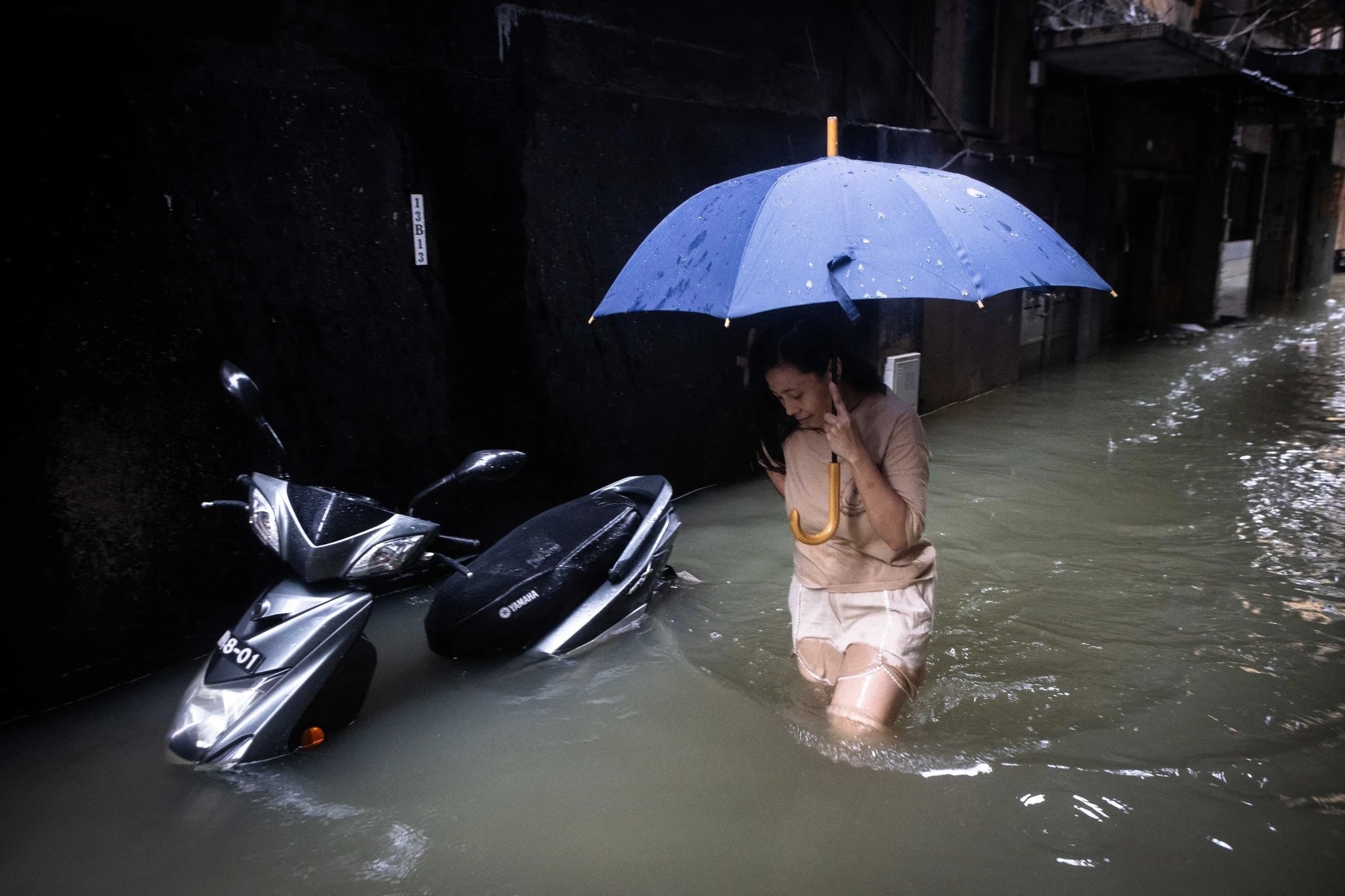 tran ngap,  ev,  xe dien,  xe may dien,  macau,  co so vat chat,  tram sac,  tro cap,  lu lut,  ngap lut anh 2