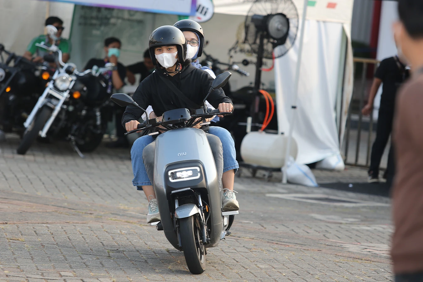 tran ngap,  ev,  xe dien,  xe may dien,  macau,  co so vat chat,  tram sac,  tro cap,  lu lut,  ngap lut anh 1