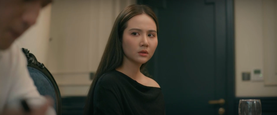 Cách em 1 milimet - Tập 16: Ngân tủi thân và tự ái khi Viễn coi thường chồng mình - Ảnh 26.