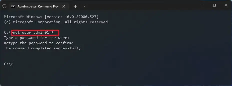 Sử dụng lệnh 'net user' trong Command Prompt để quản lý tài khoản người dùng.